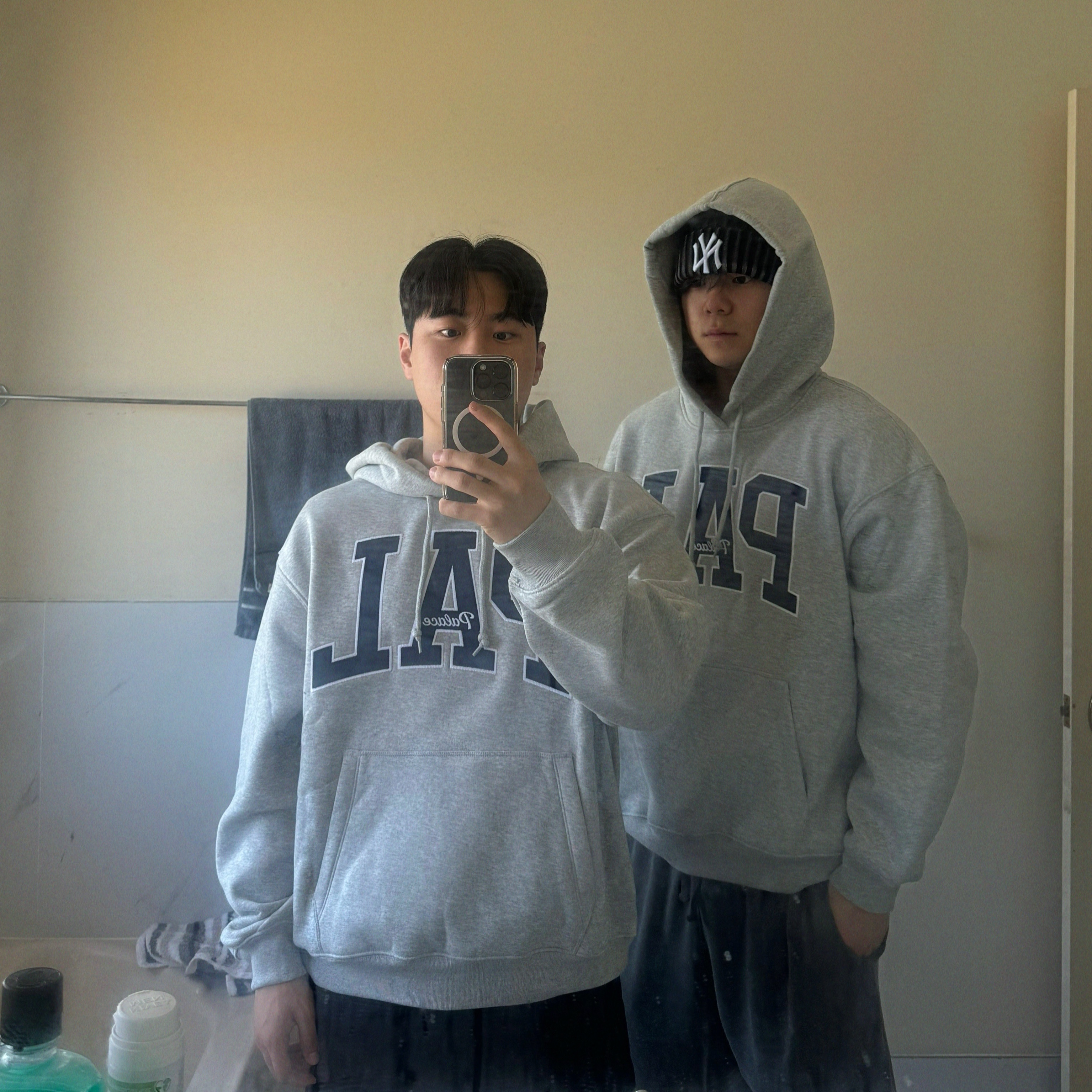Palace x Gap Hood Grey - 24SS 착용 스타일 - 1