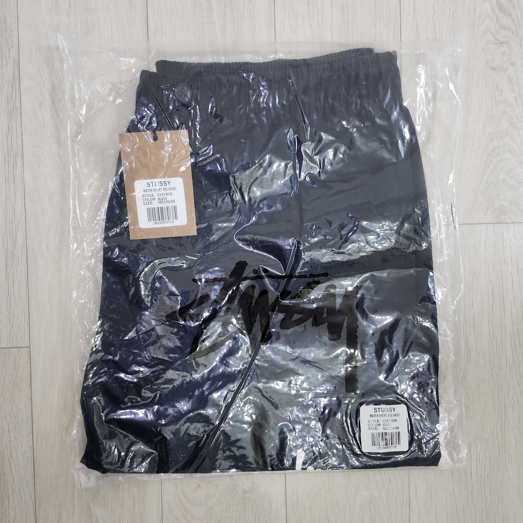 Stussy Big Basic Water Shorts Black 착용 스타일 - 2