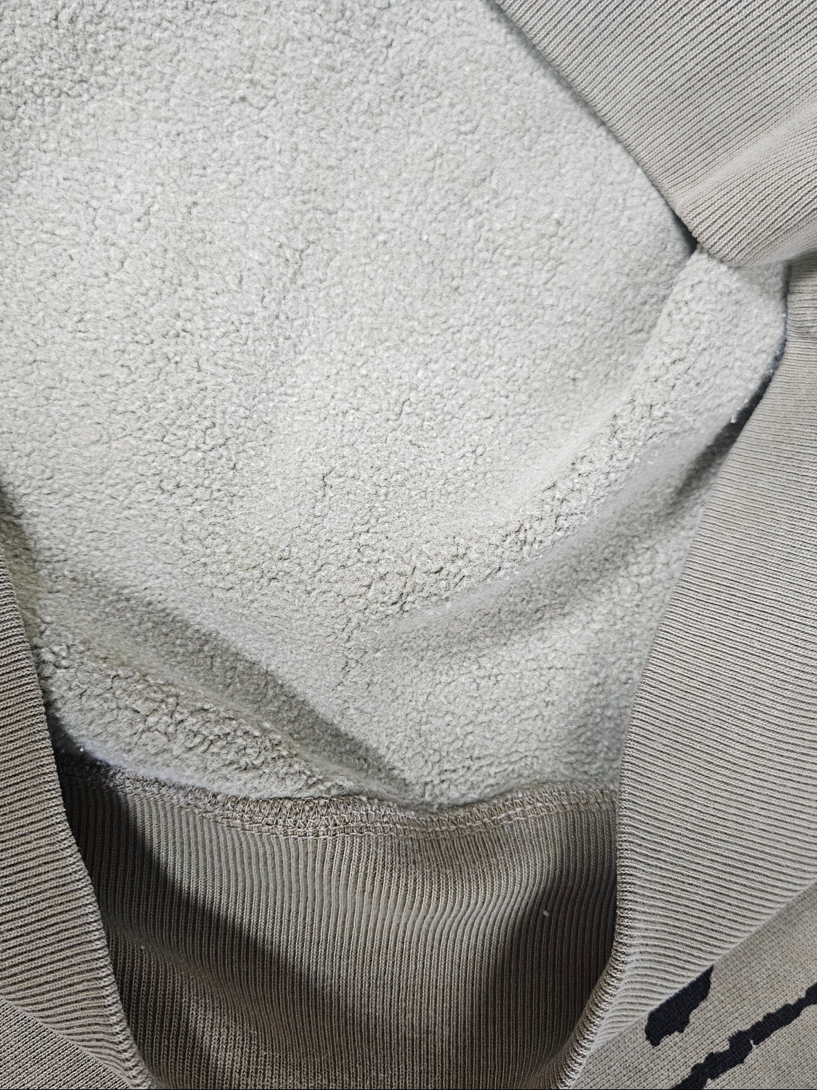 Stussy 8 Ball Crew Pigment Dyed Natural, Stussy 8 Ball Crew Pigment Dyed Black 착용 스타일 - 2
