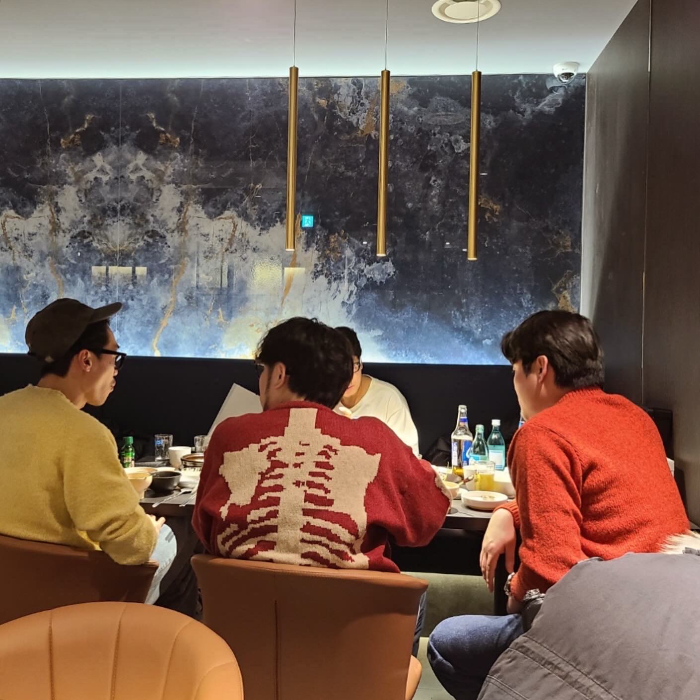Kapital 5G Wool Bone Crewneck Sweater Red 착용 스타일