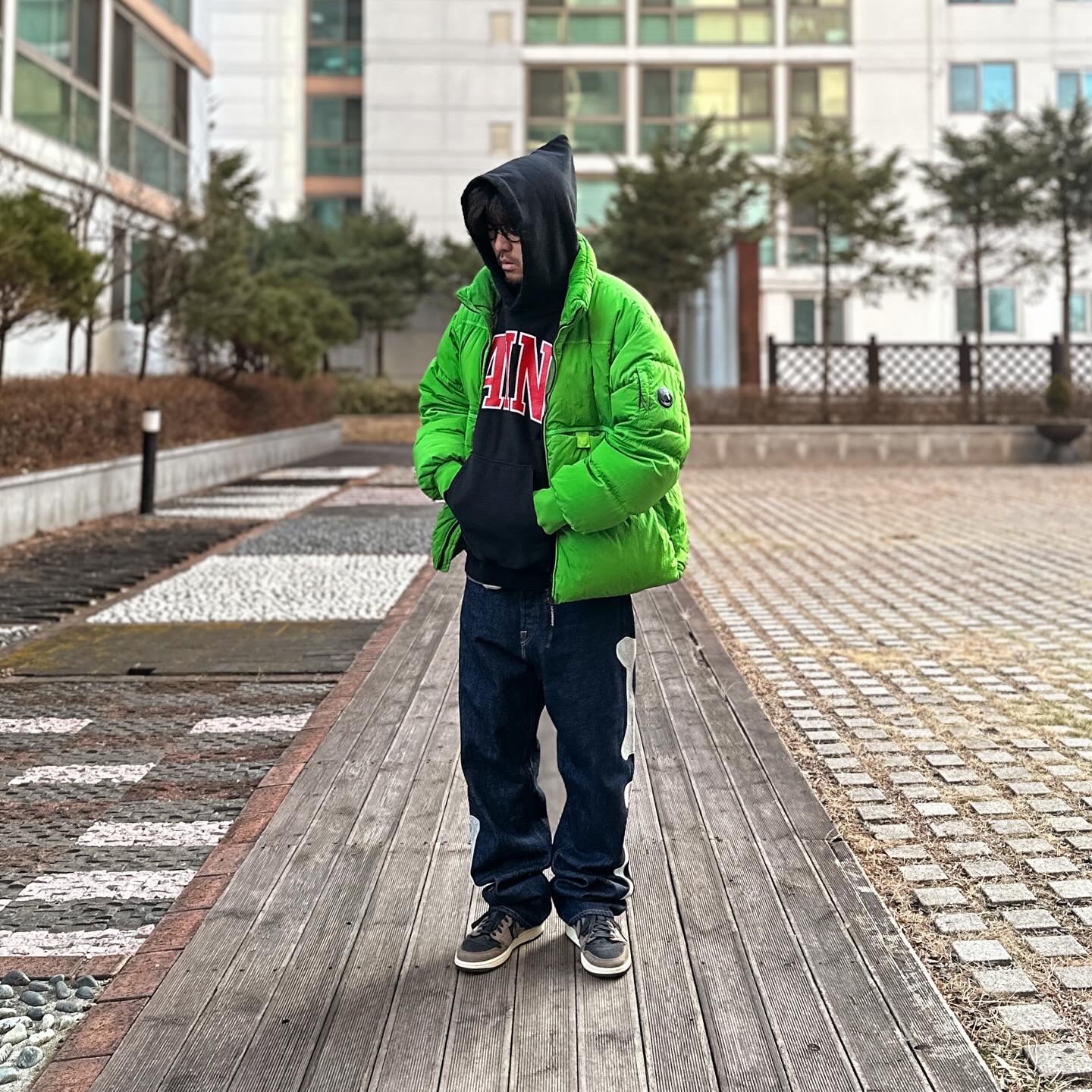 Kapital 12.5 oz. Denim Mexican Tuxedo 5P Okagilly Pants Indigo, Jordan 1 x Travis Scott Retro Low OG SP Mocha 착용 스타일 - 1