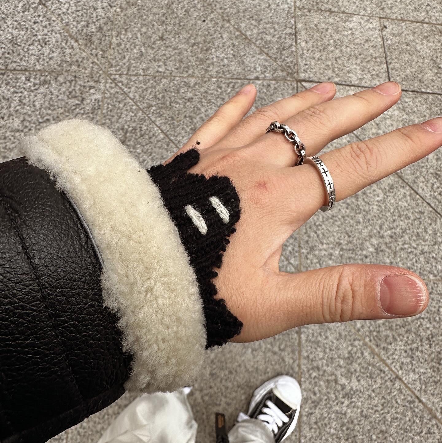 Saint Mxxxxxx x VLONE Bone Knit Black - 22FW 착용 스타일 - 2