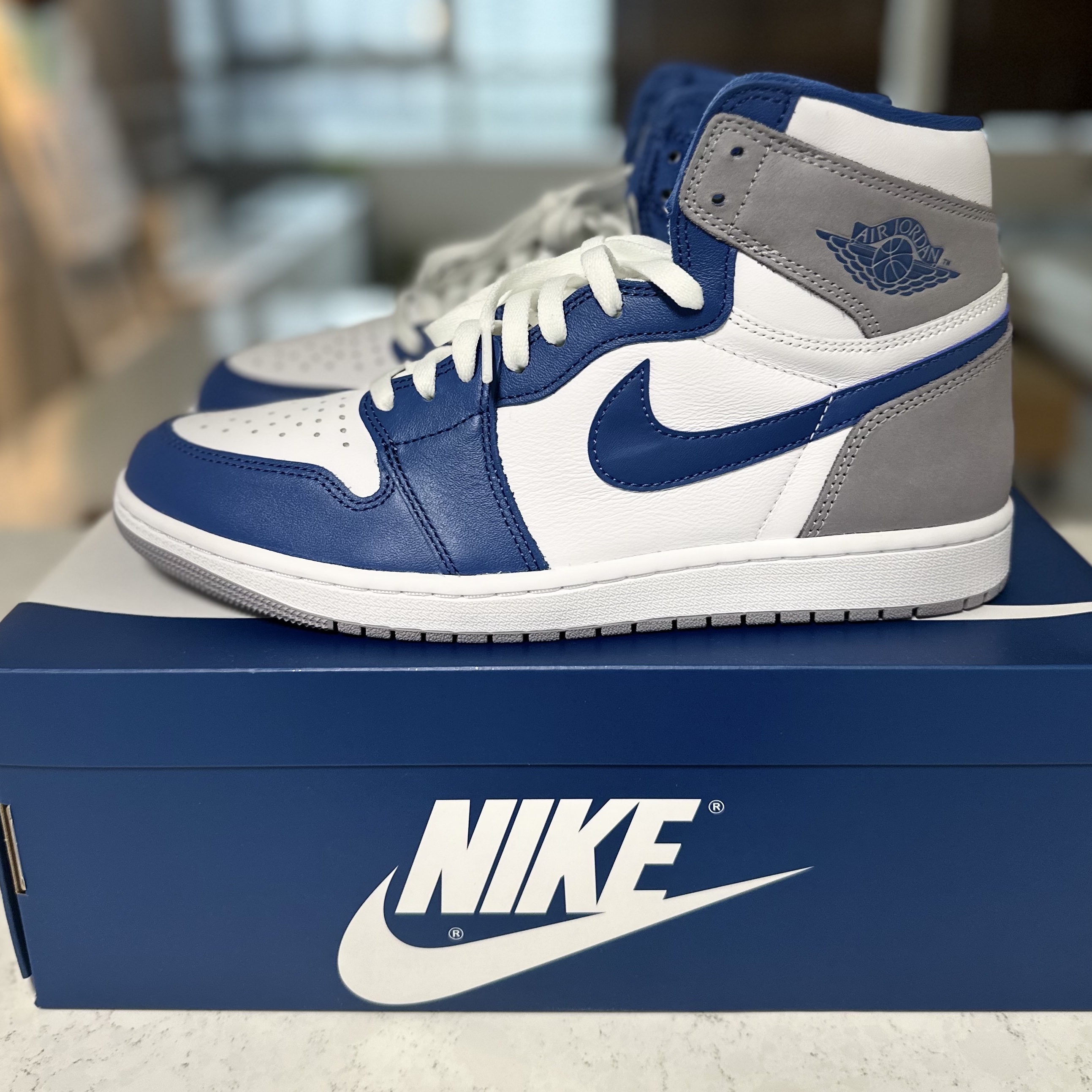 Jordan 1 Retro High OG True Blue 착용 스타일 - 5