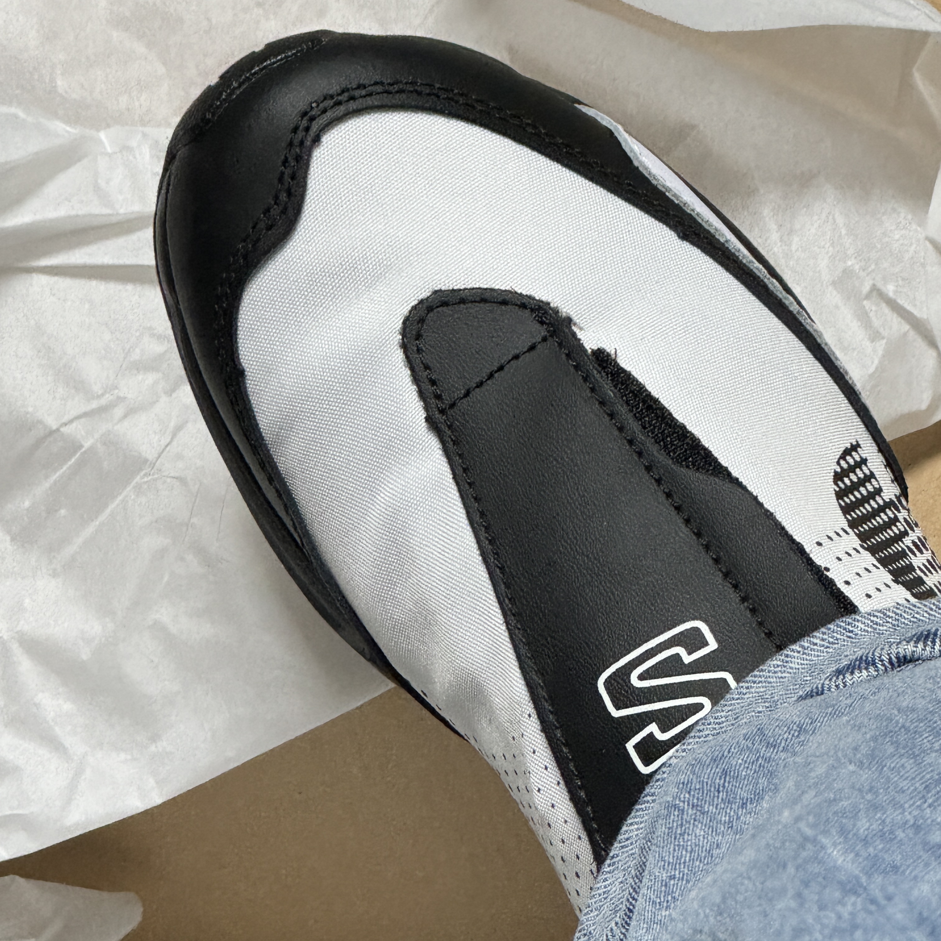 Salomon x Comme des Garcons Homme Plus SR901E White Black 착용 스타일