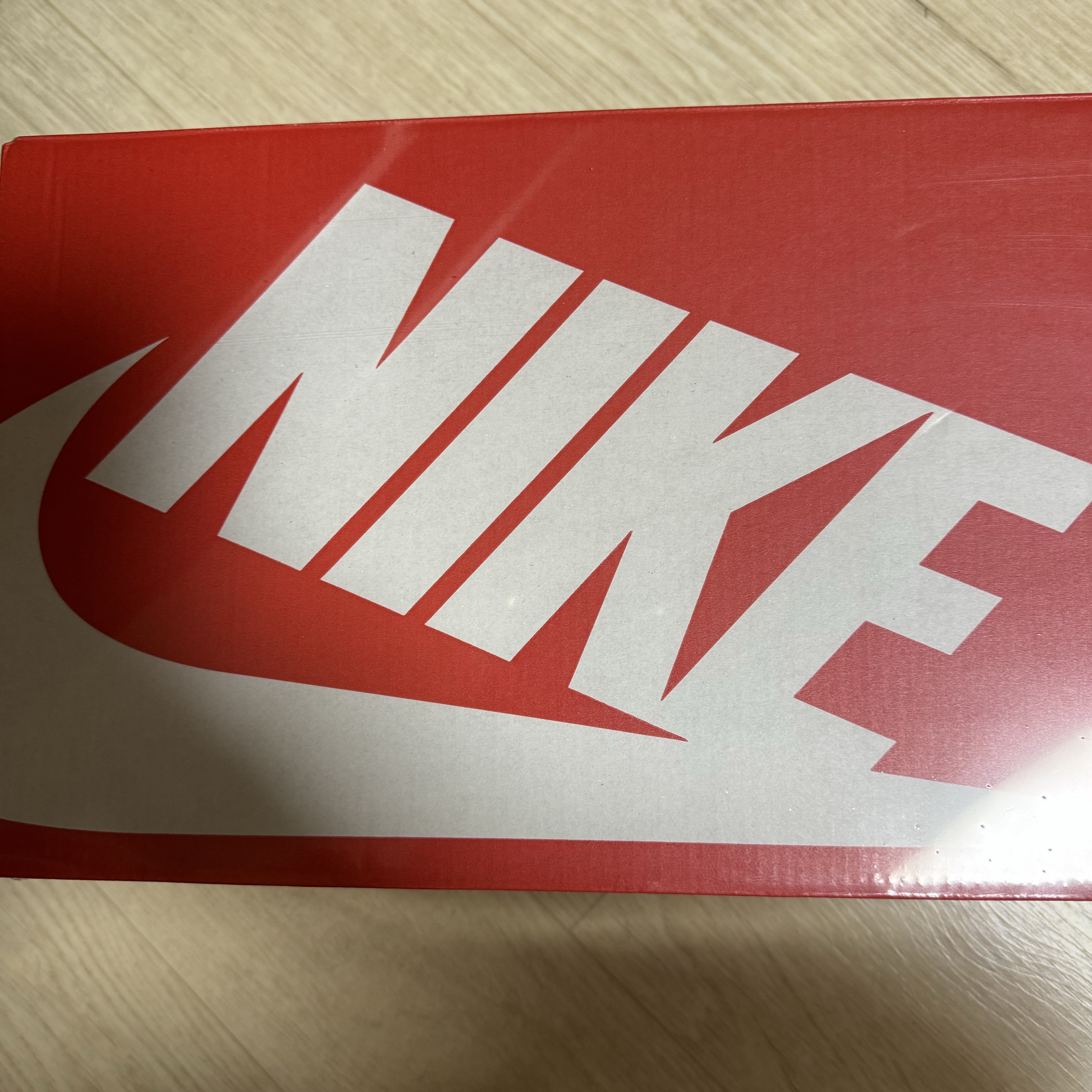 (W) Nike Zoom Vomero 5 Cobblestone and Flat Pewter 착용 스타일 - 4