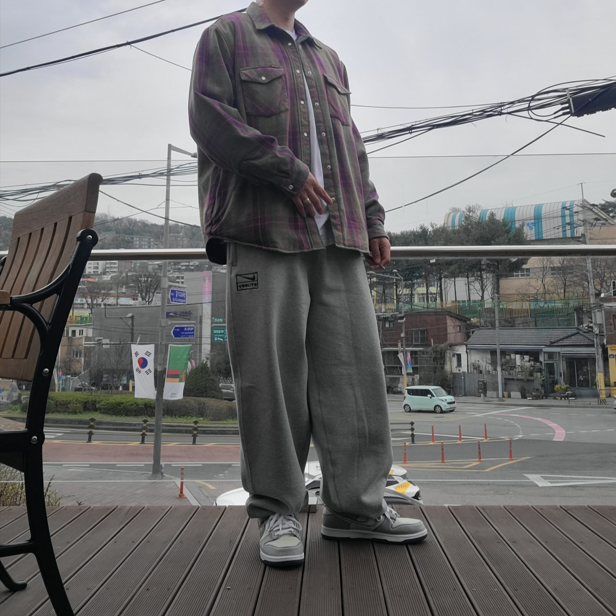 Supreme Quilted Flannel Snap Shirt Green - 24SS, Nike x Stussy NRG Fleece Pants Dark Grey Heather (DO9340-063) 착용 스타일