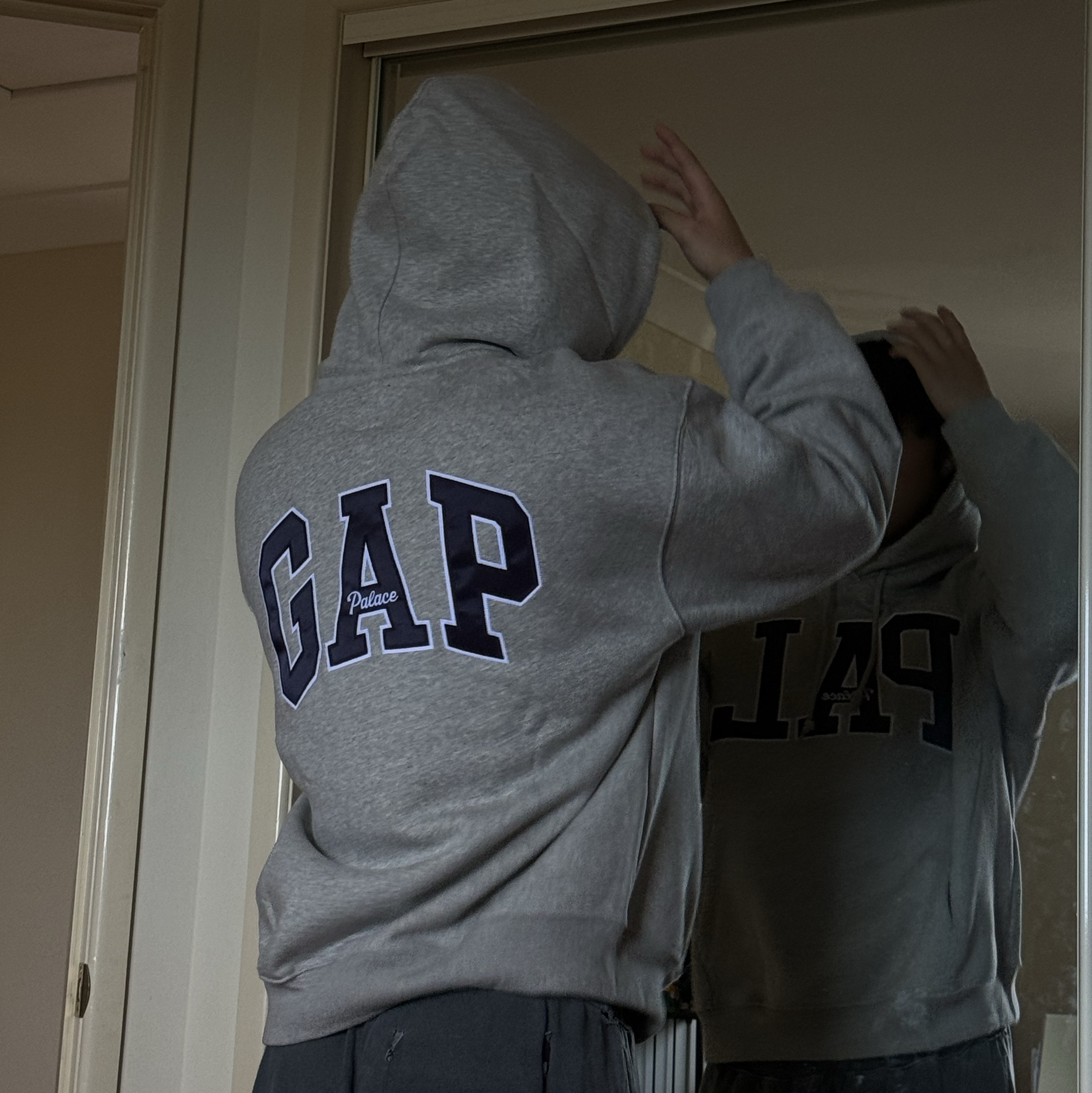 Palace x Gap Hood Grey - 24SS 착용 스타일 - 2