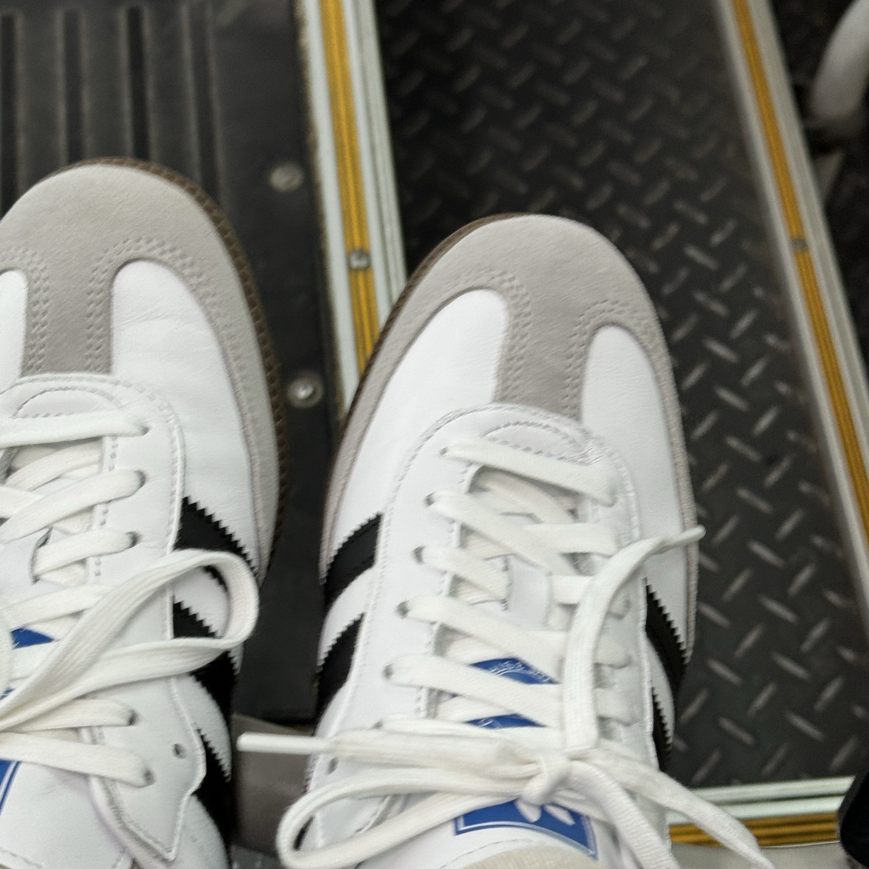 Adidas Samba OG Cloud White 착용 스타일
