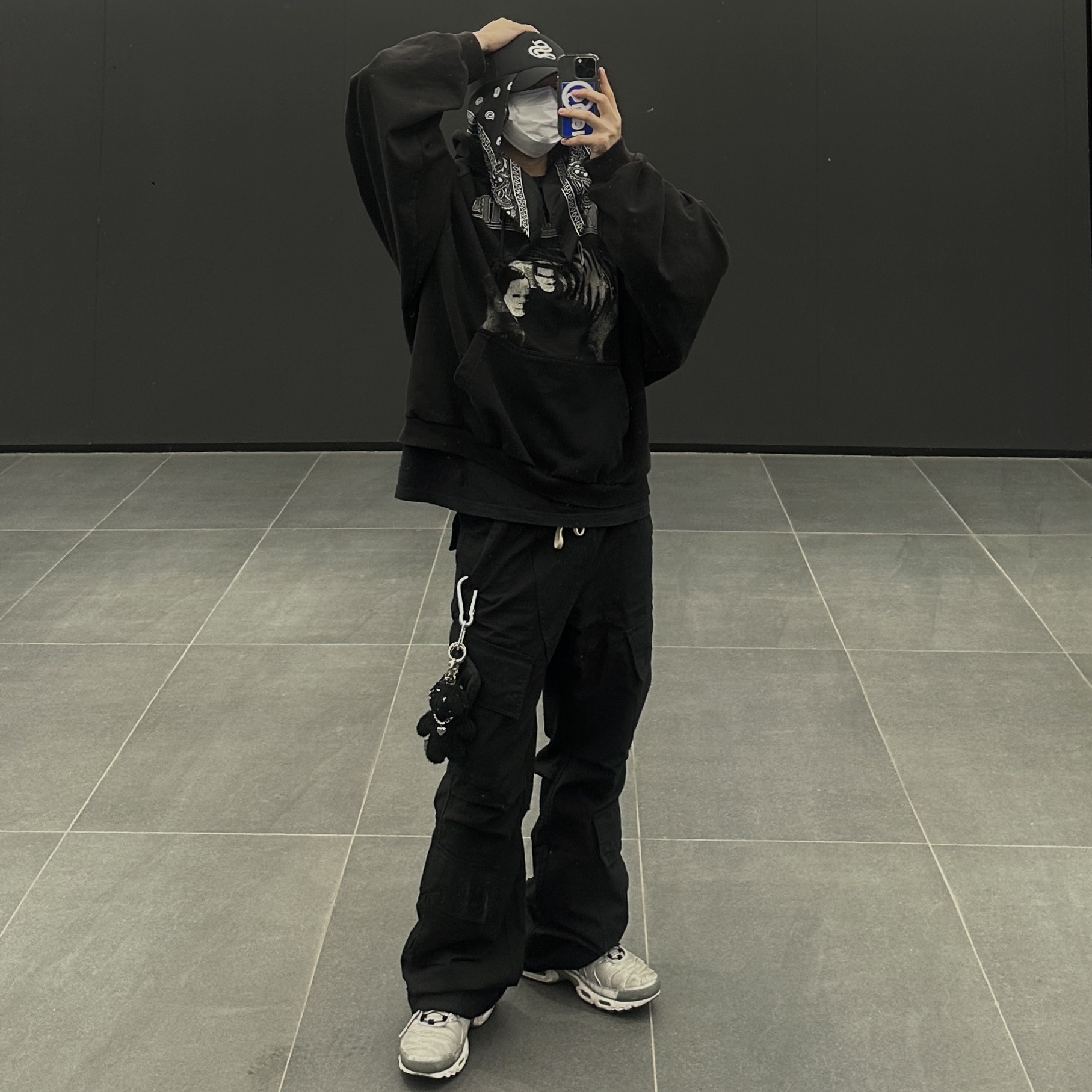 Project G/R Mind Slaughter Vintage Washeed Hoodie Black 착용 스타일 - 1
