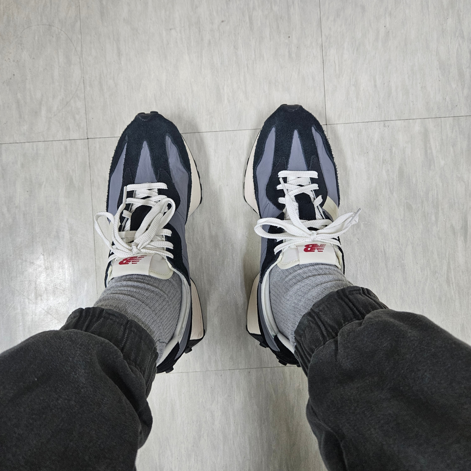New Balance 327 Golden Hour Sea Salt 착용 스타일