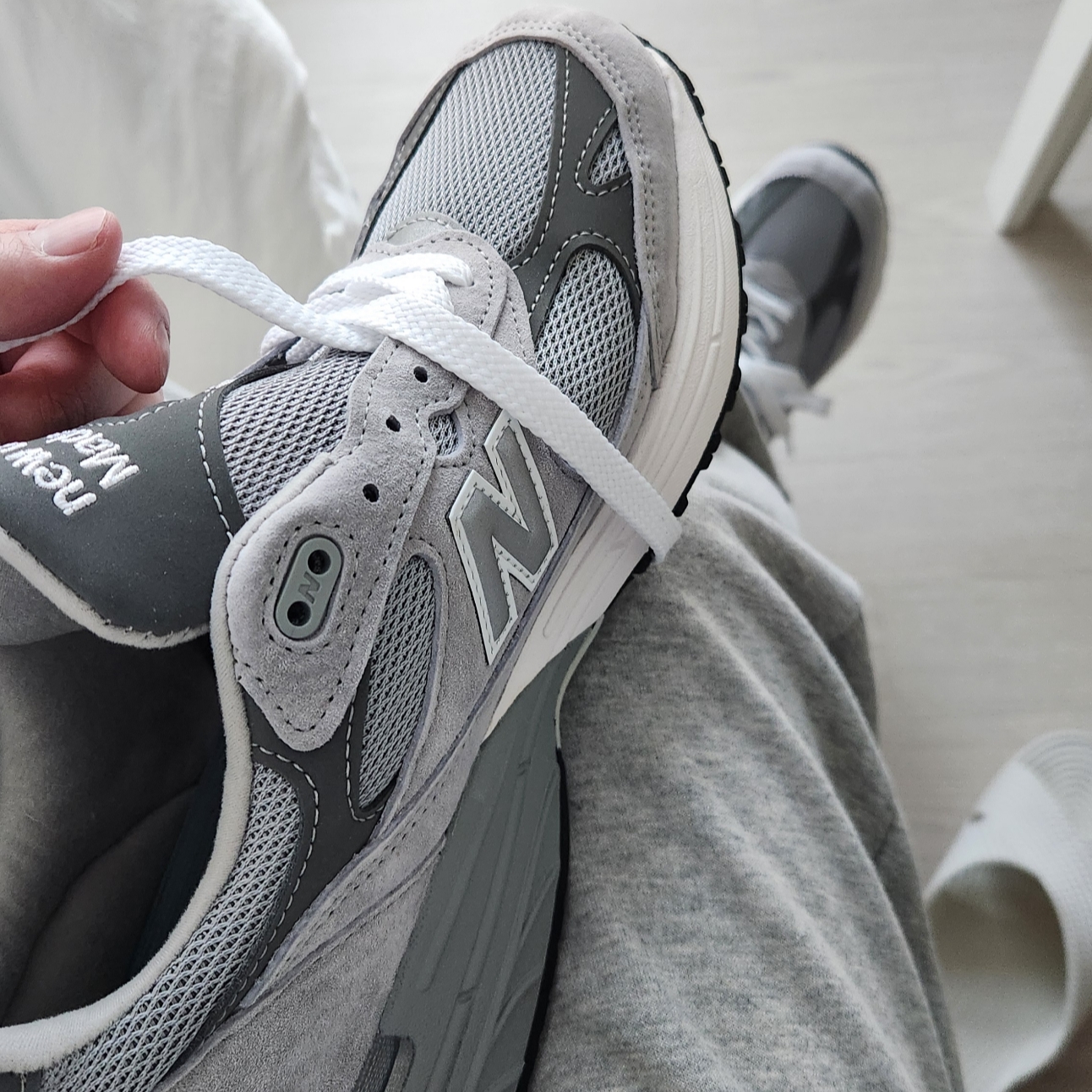 New Balance 993 Made in USA Grey - D Standard 착용 스타일 - 2
