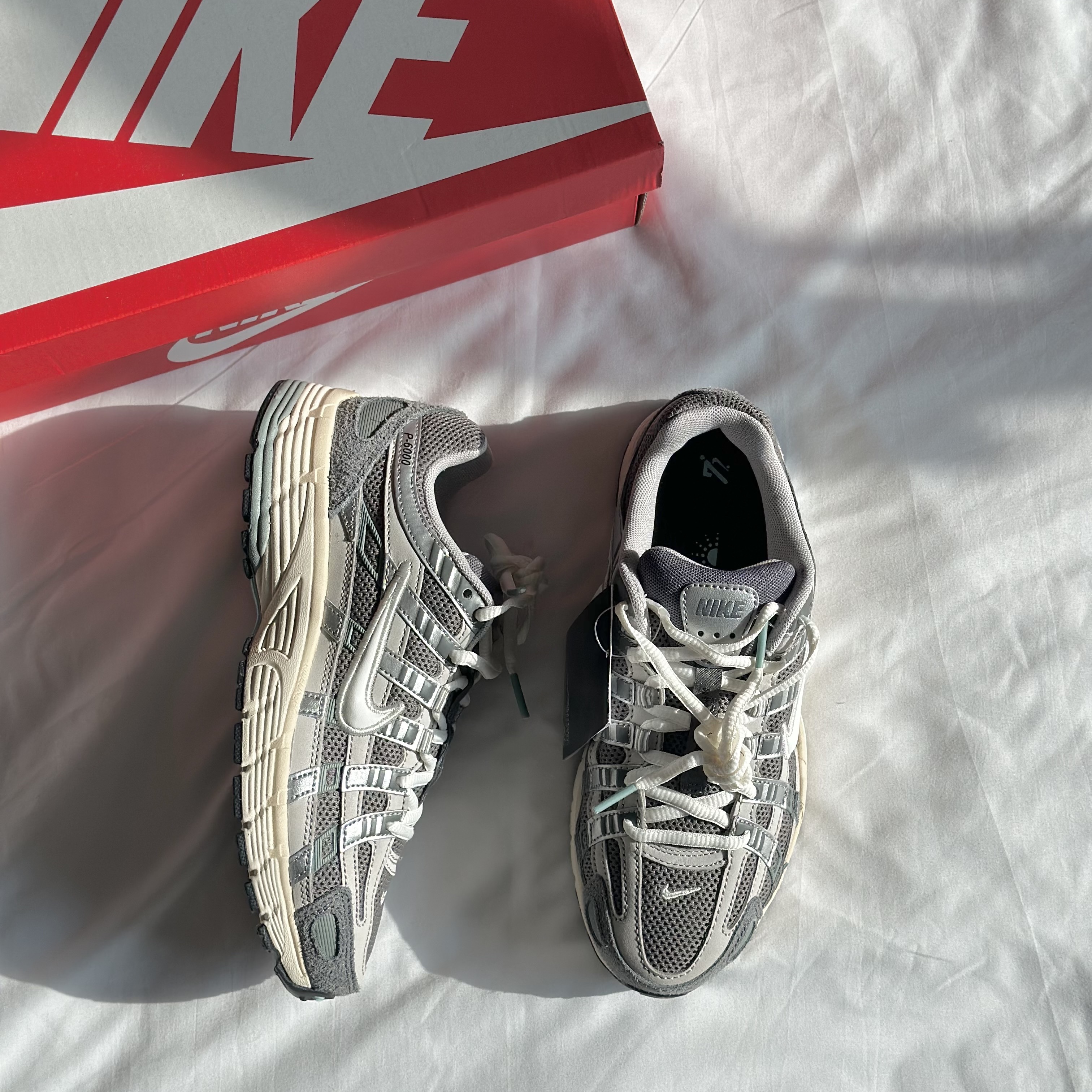 Nike P-6000 Flat Pewter Light Iron Ore 착용 스타일