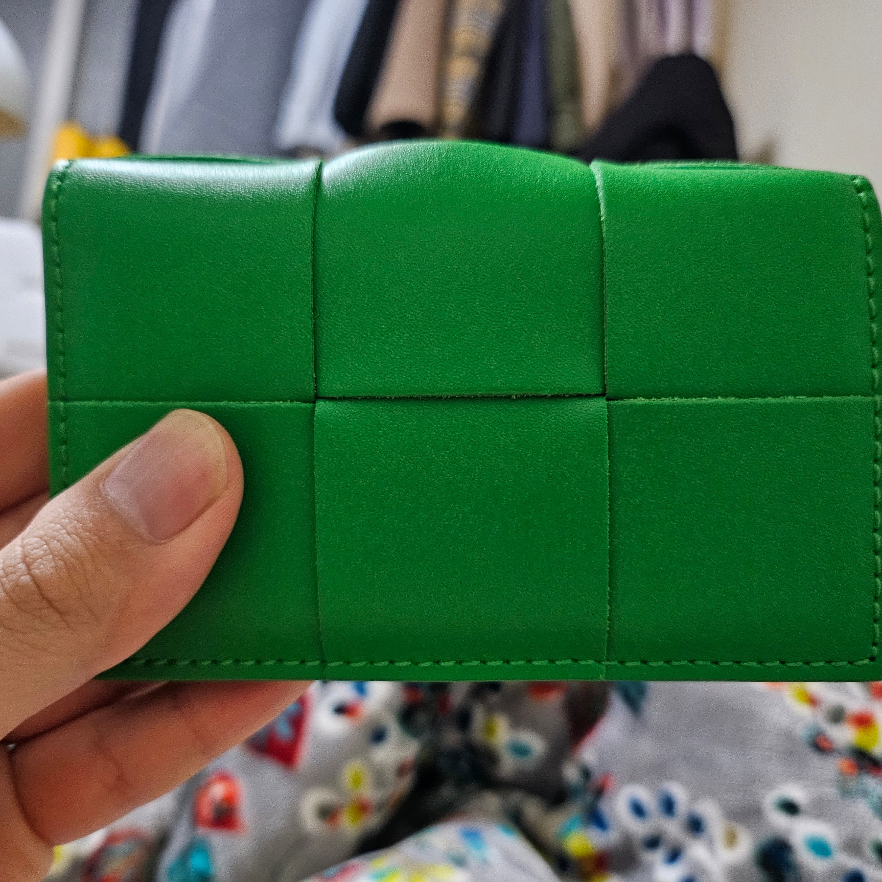 Bottega Veneta Flap Card Case Parakeet 착용 스타일 - 4