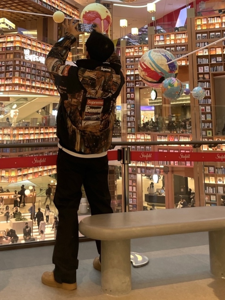 Supreme x The North Face Taped Seam Shell Jacket Times Square - 22FW, Nike x Drake Nocta 8K Peaks Track Pants Black (FZ3481-010) 착용 스타일