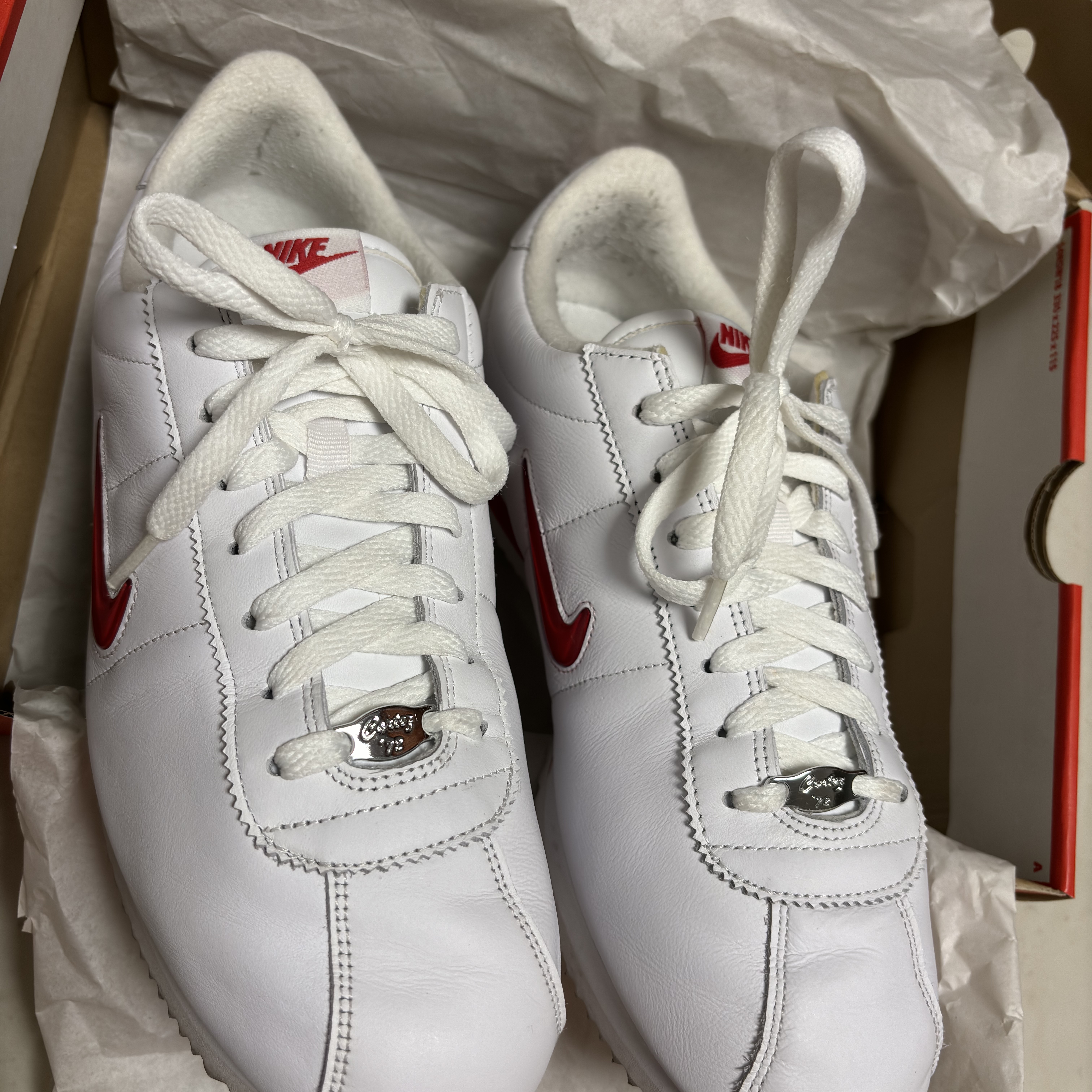 Nike Cortez Basic Jewel Rare Ruby 착용 스타일 - 4