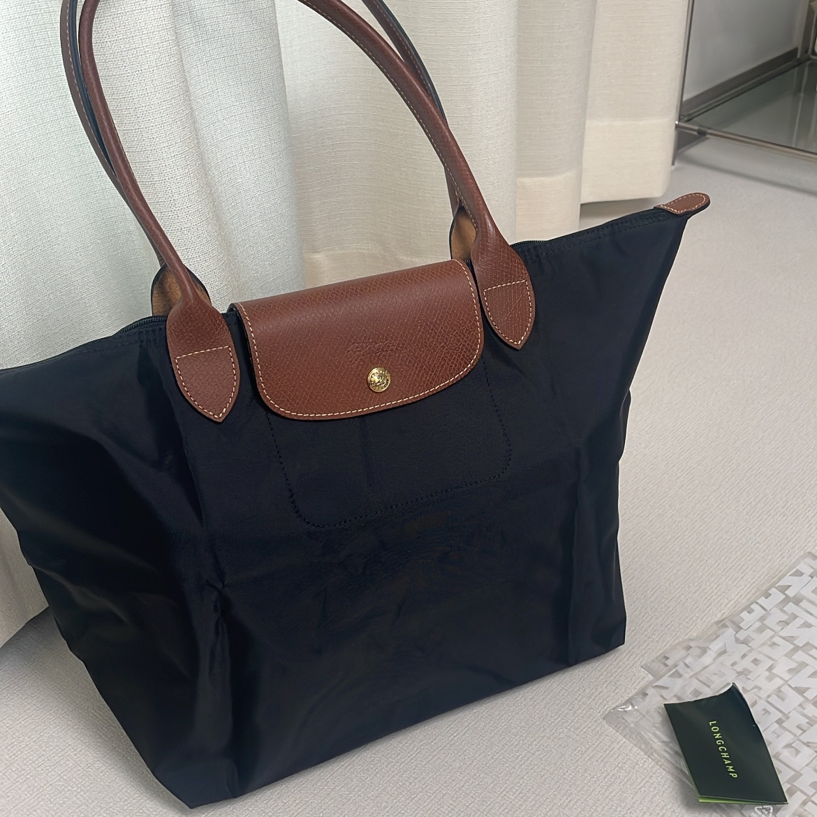 Longchamp Le Pliage Original Tote Bag L Black 착용 스타일