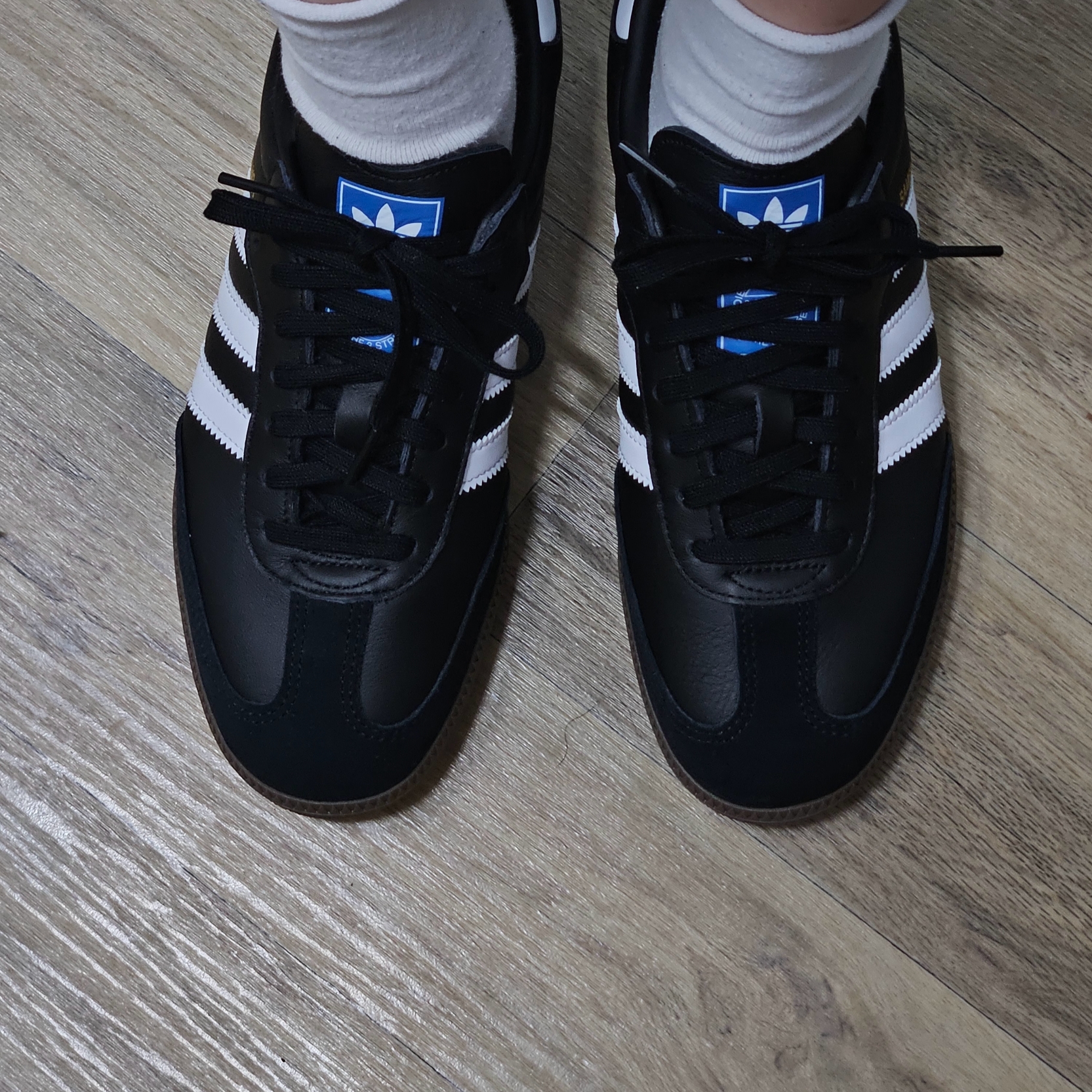 Adidas Samba OG Black White Gum 착용 스타일