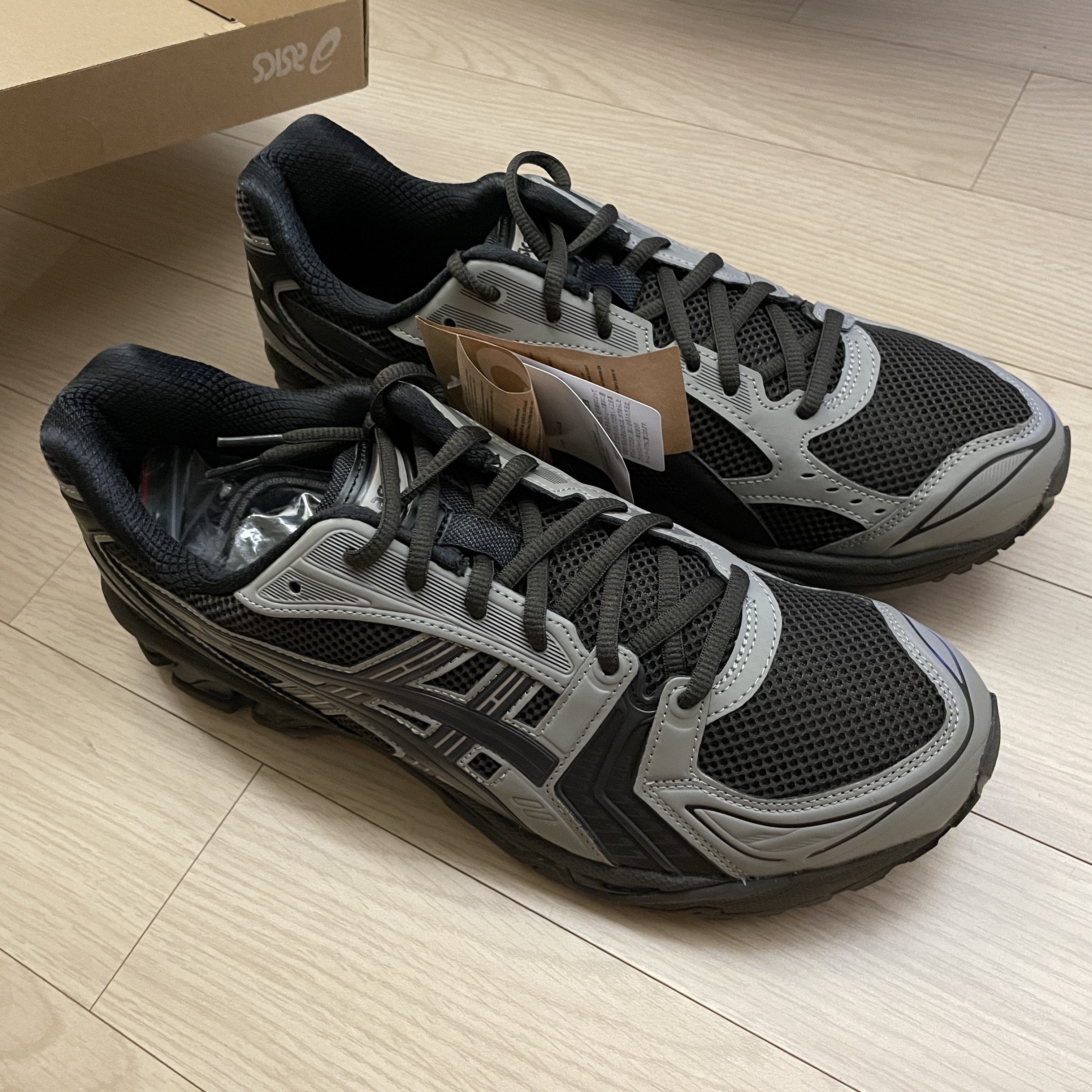 Asics x Atmos x Undermycar Gel-Kayano 14 Pepper Black 착용 스타일