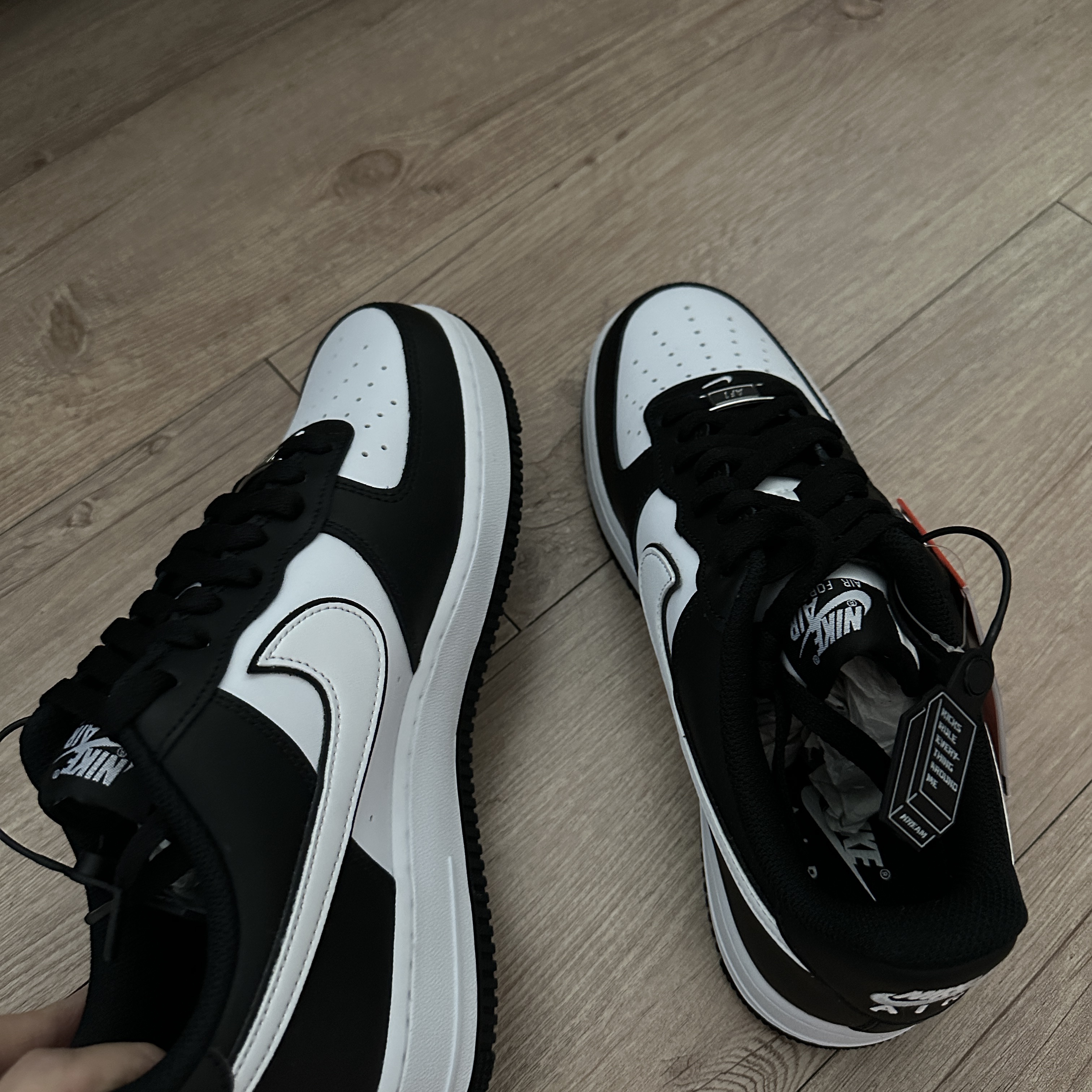 Nike Air Force 1 '07 Black White 착용 스타일