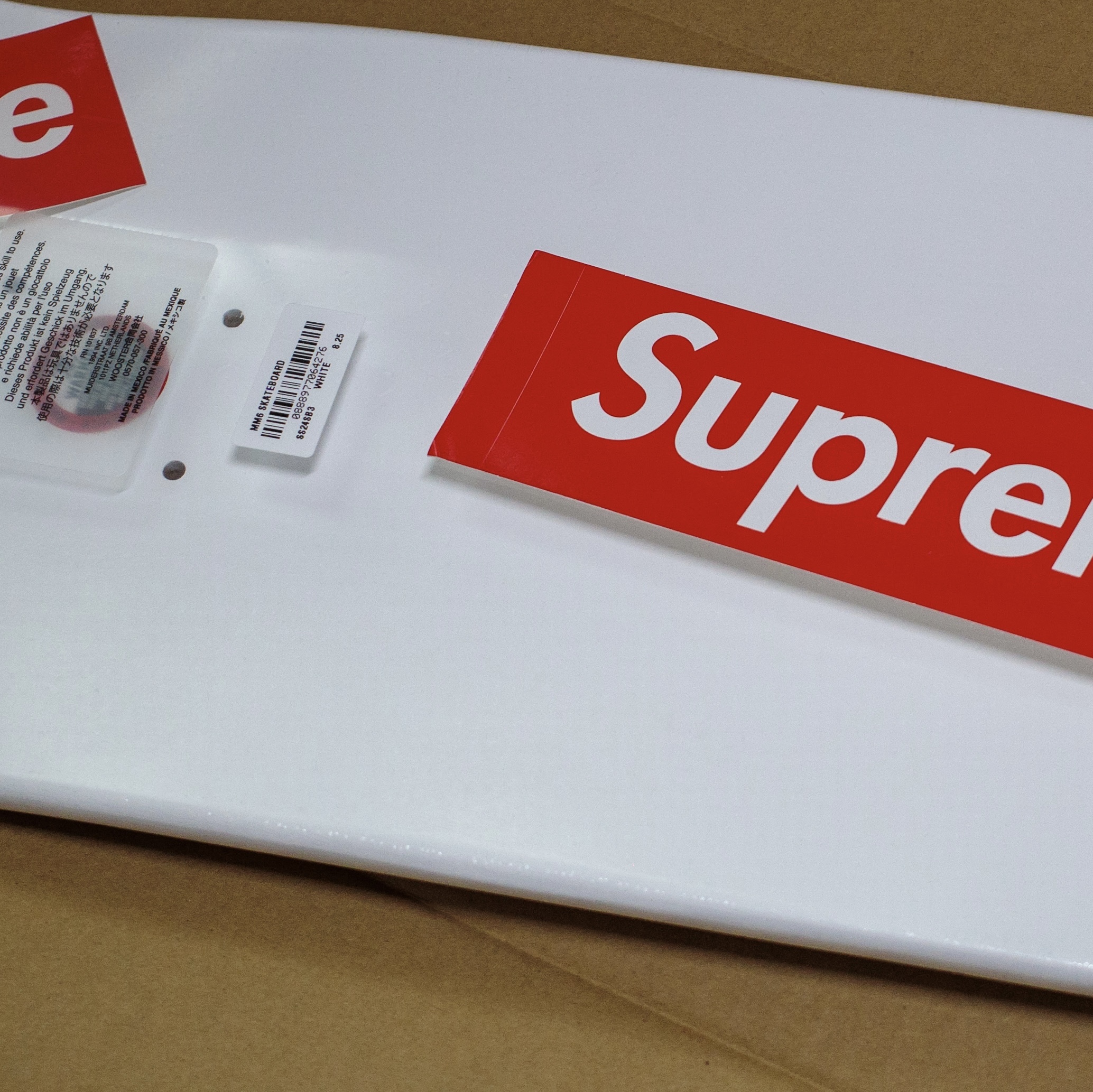 Supreme x MM6 Maison Margiela Skateboard White - 24SS 착용 스타일 - 2