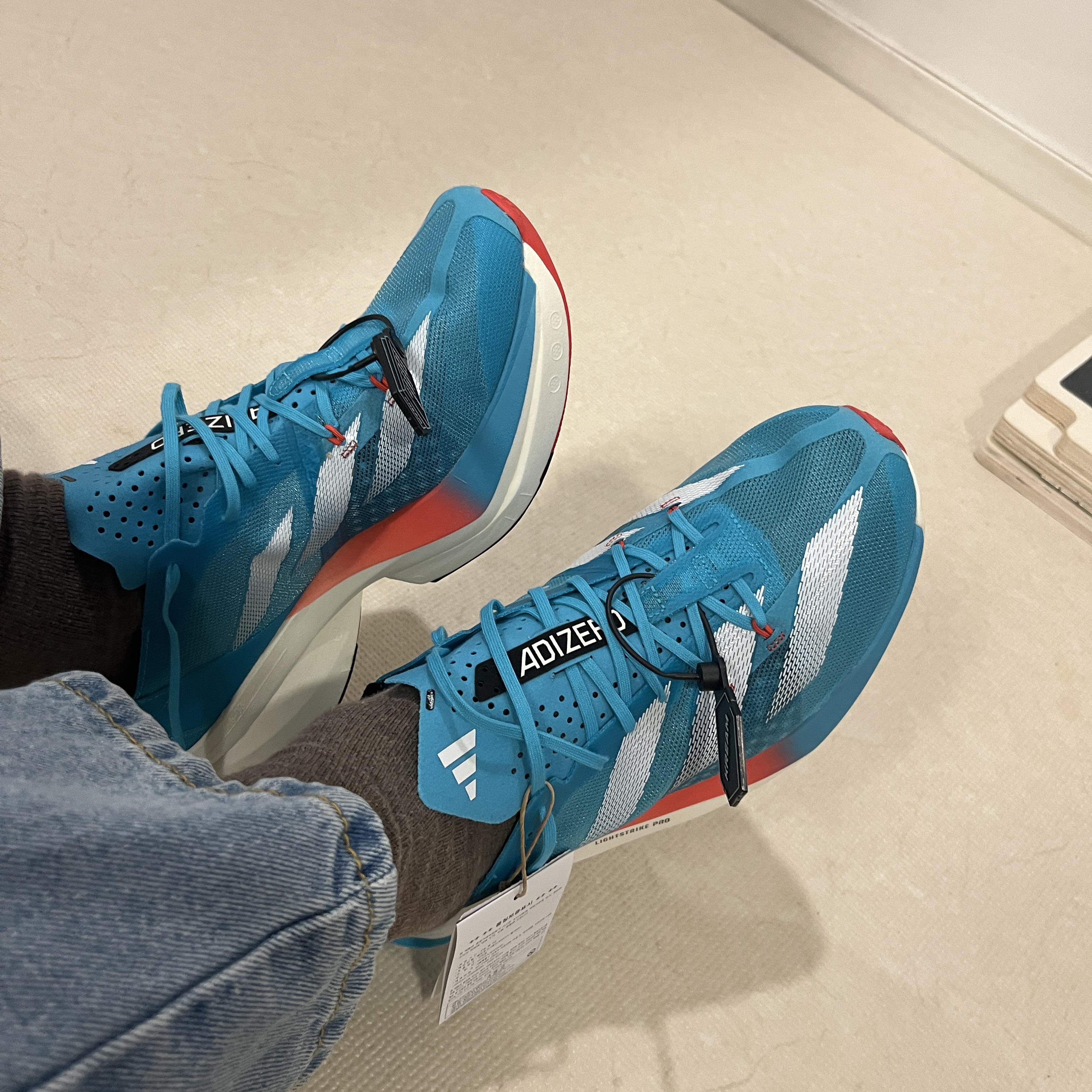 Adidas Adizero Adios Pro 3 M Lucid Cyan 착용 스타일