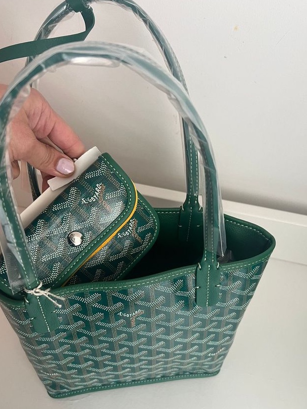 Goyard Anjou Mini Bag Powder Pink, Goyard Anjou Mini Bag Green 착용 스타일 - 3