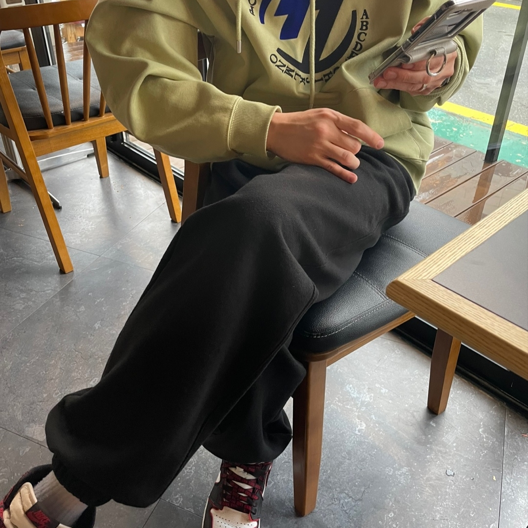 Jordan 1 Retro High OG Bloodline, Safarispot Basic Safari Heavy Sweat Pants Black ์ฐฉ์ฉ ์คํ์ผ - 3