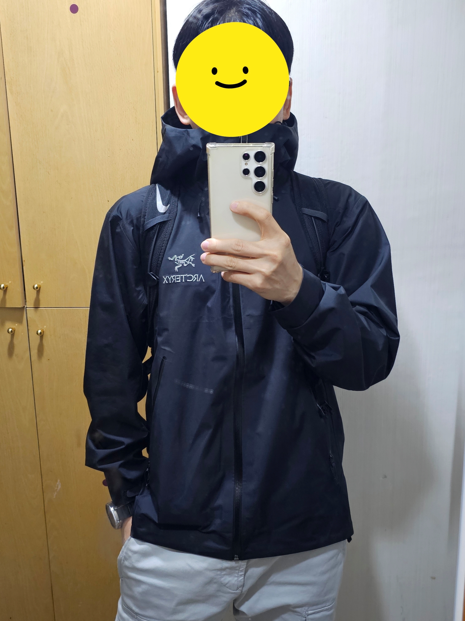 Arc'teryx Beta LT Jacket Black 착용 스타일 - 1