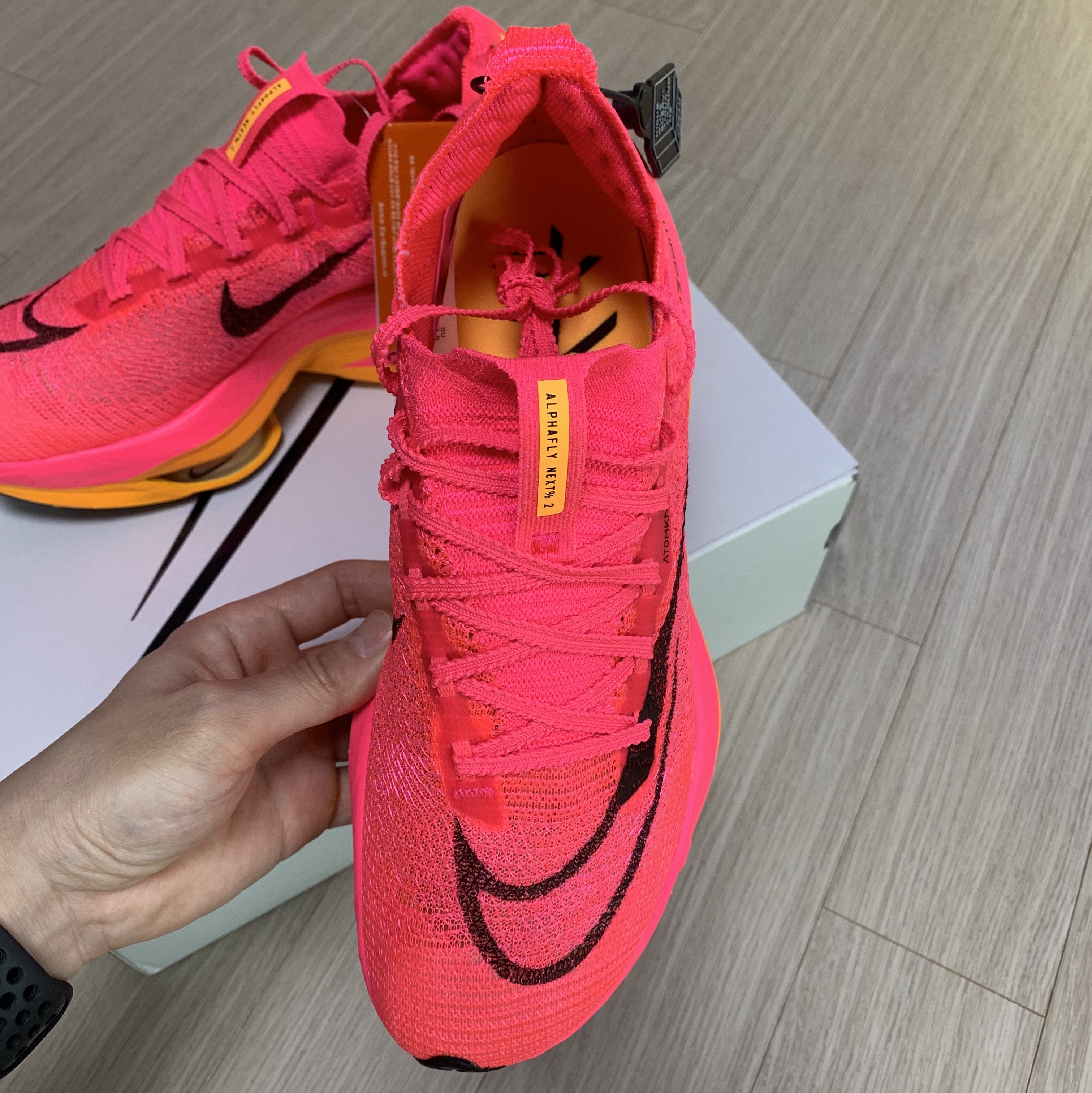 (W) Nike Air Zoom Alphafly Next% 2 Hyper Pink 착용 스타일 - 4