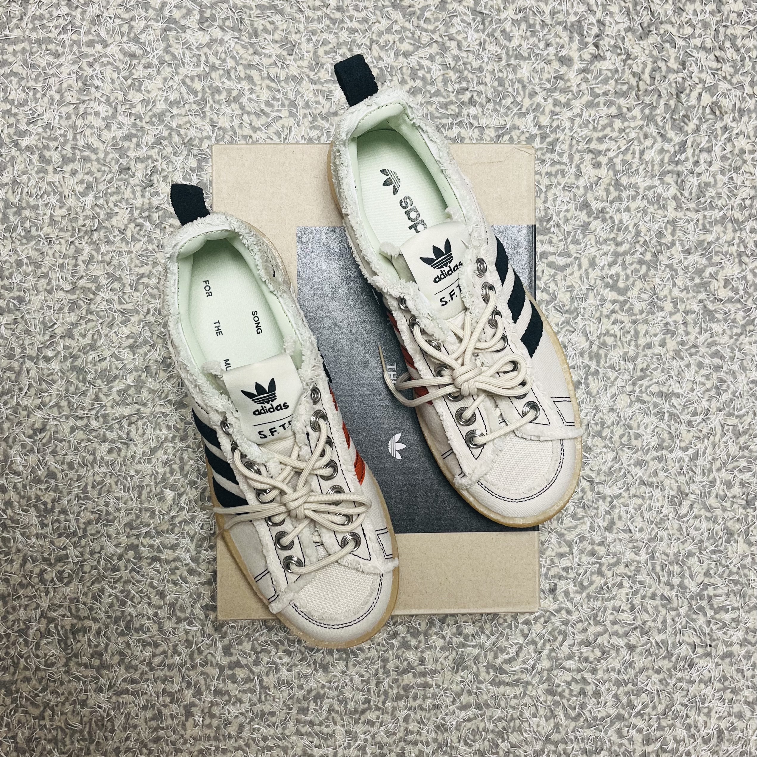Adidas x Song for the Mute Campus 80s Bliss Core Black 착용 스타일