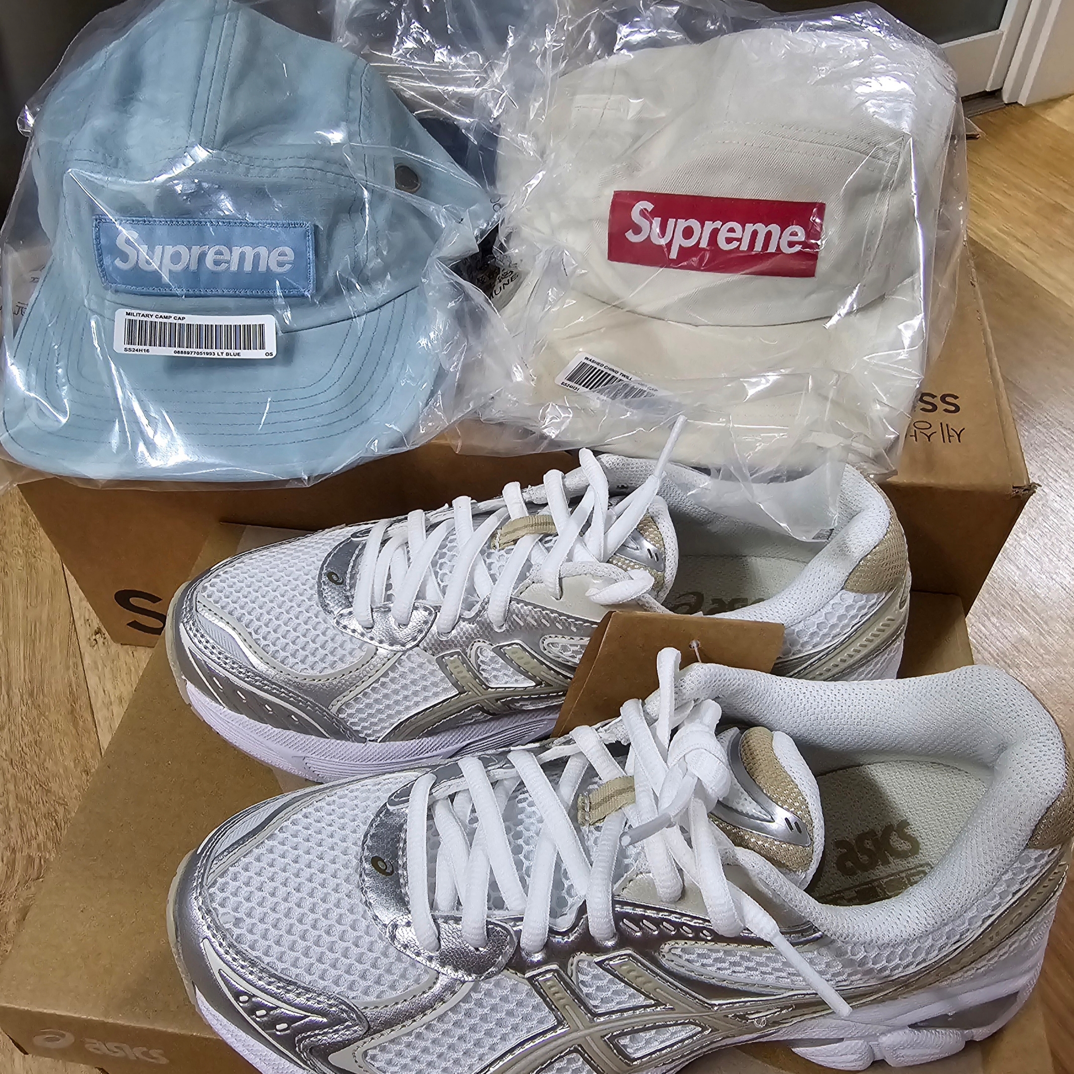 Asics GT-2160 White Putty, Supreme Military Camp Cap Light Blue - 24SS 착용 스타일 - 2