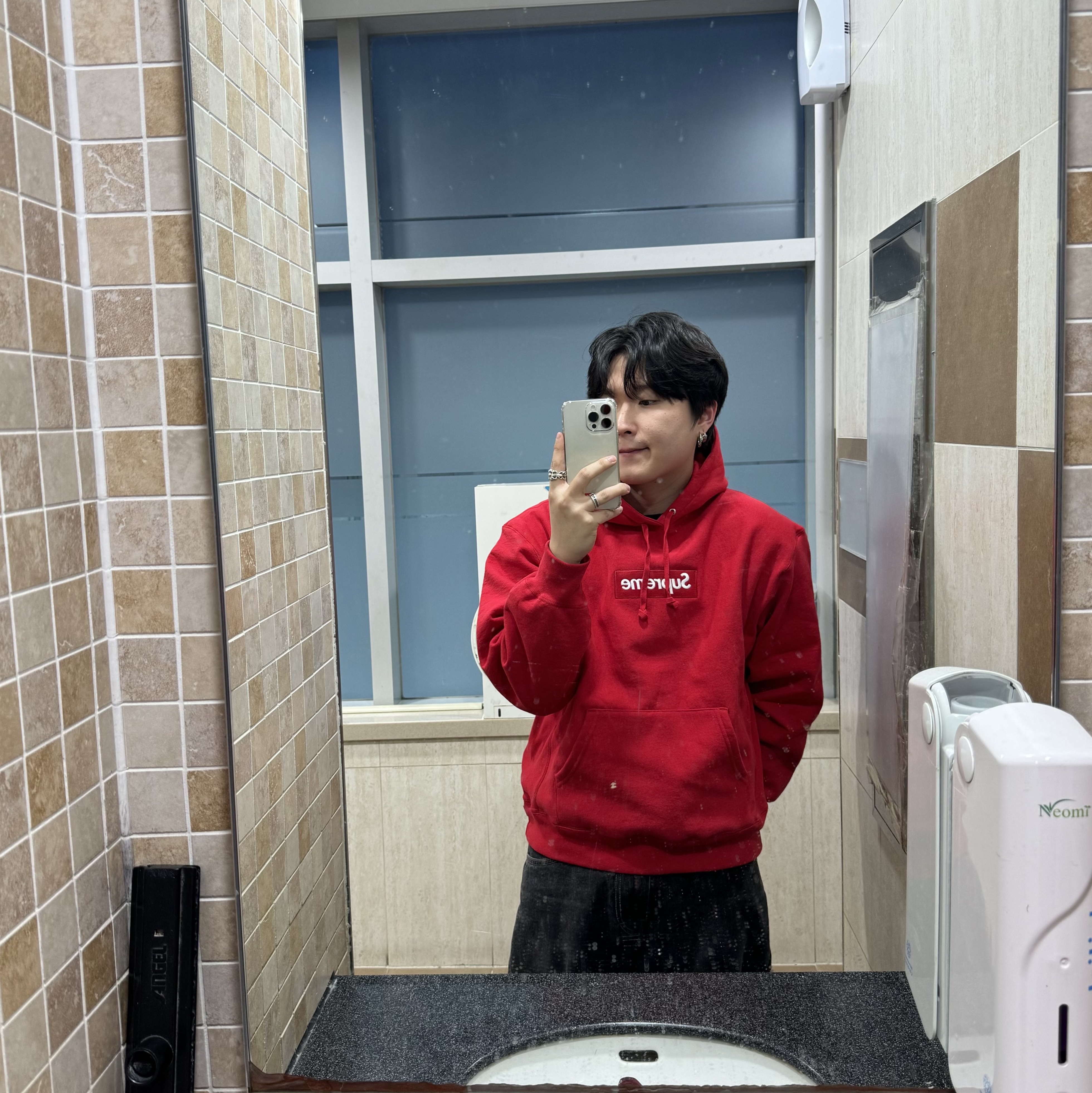 Supreme Box Logo Hooded Sweatshirt Dark Purple - 23FW, Supreme x Dickies Beanie Black - 23FW 착용 스타일 - 2