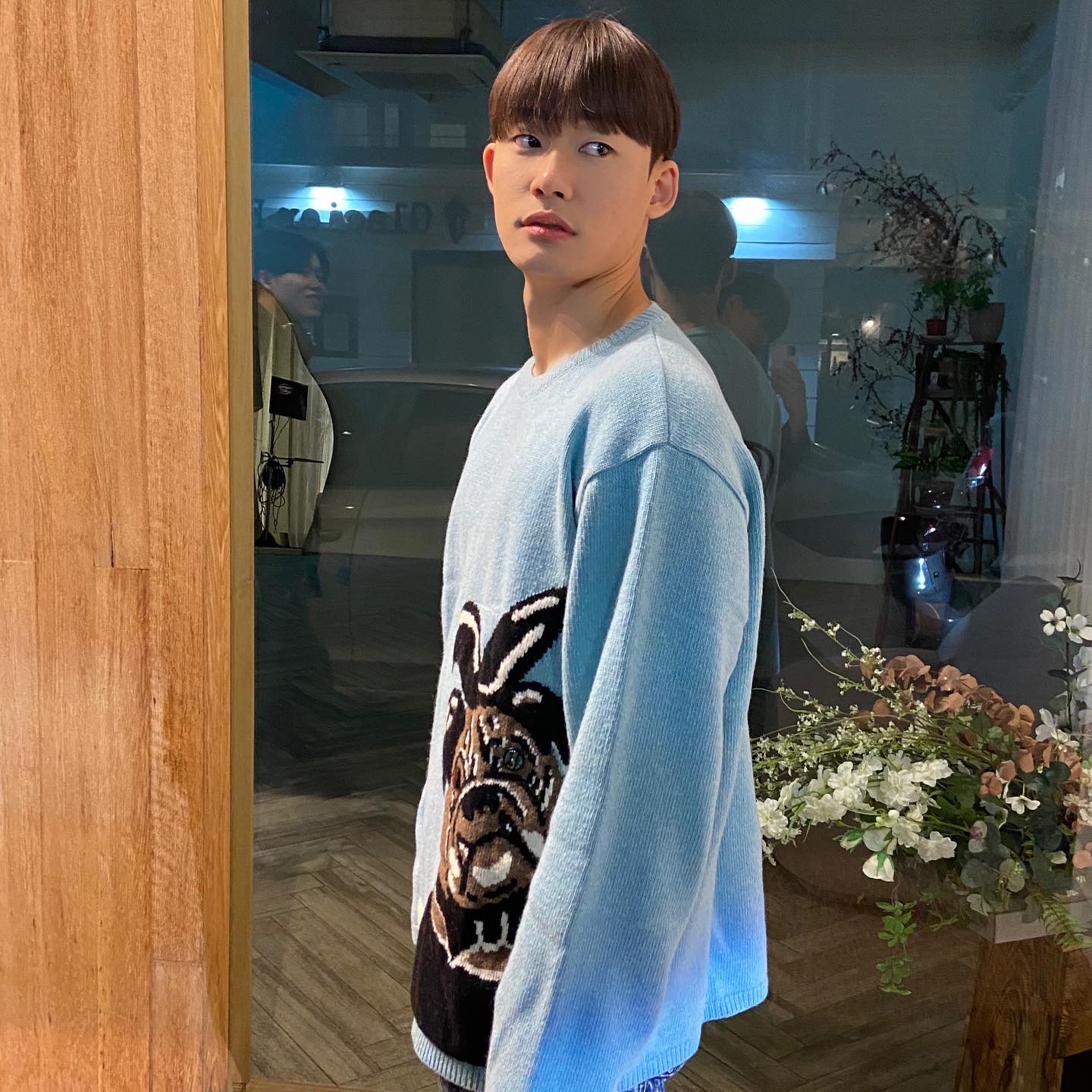 N ARCHIVE Play Dog Loose Fit Jacquard Knit Pullover Sky Blue, N ARCHIVE Play Dog Loose Fit Jacquard Knit Pullover Ivory 착용 스타일