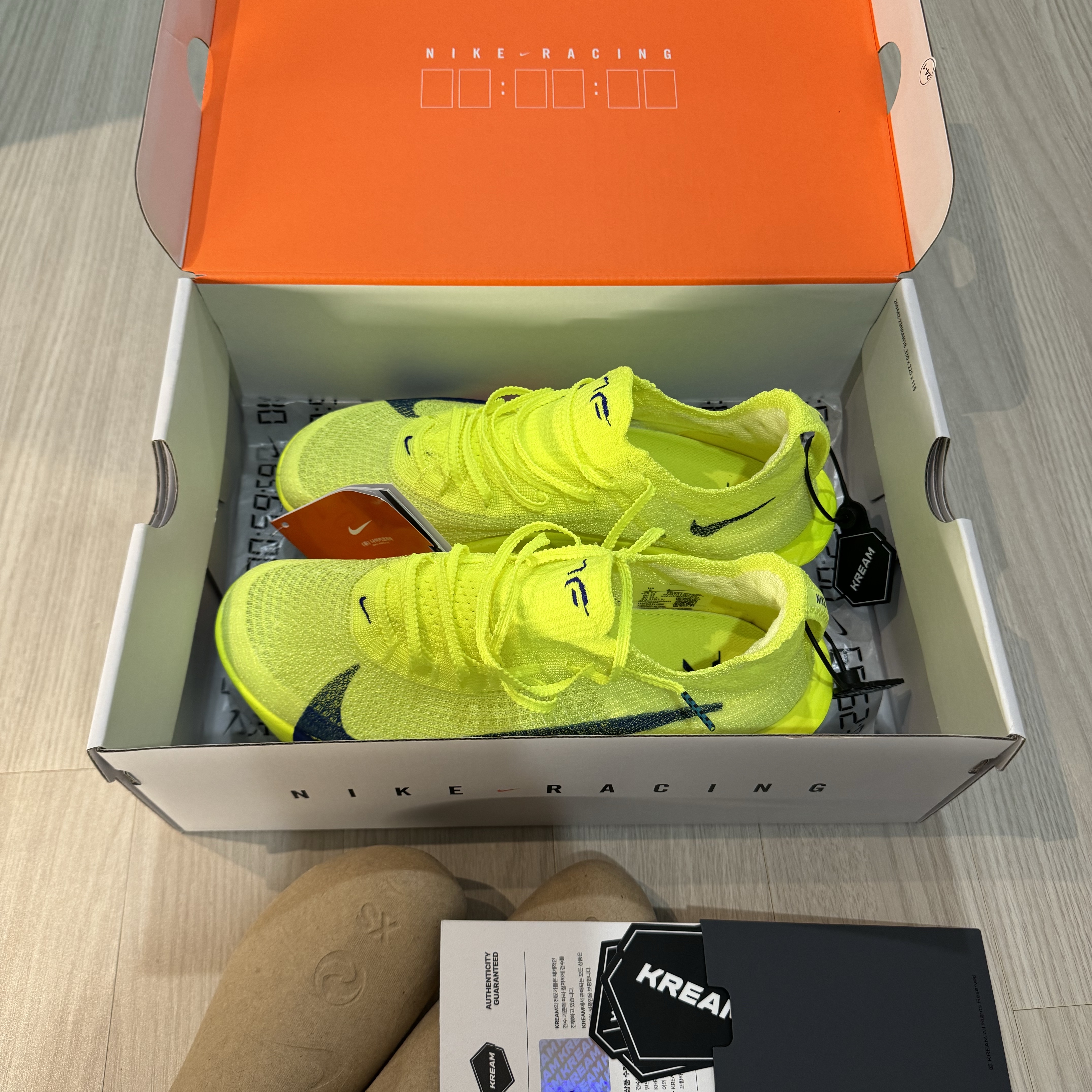 (W) Nike Air Zoom Alphafly Next% 3 Volt 착용 스타일 - 2