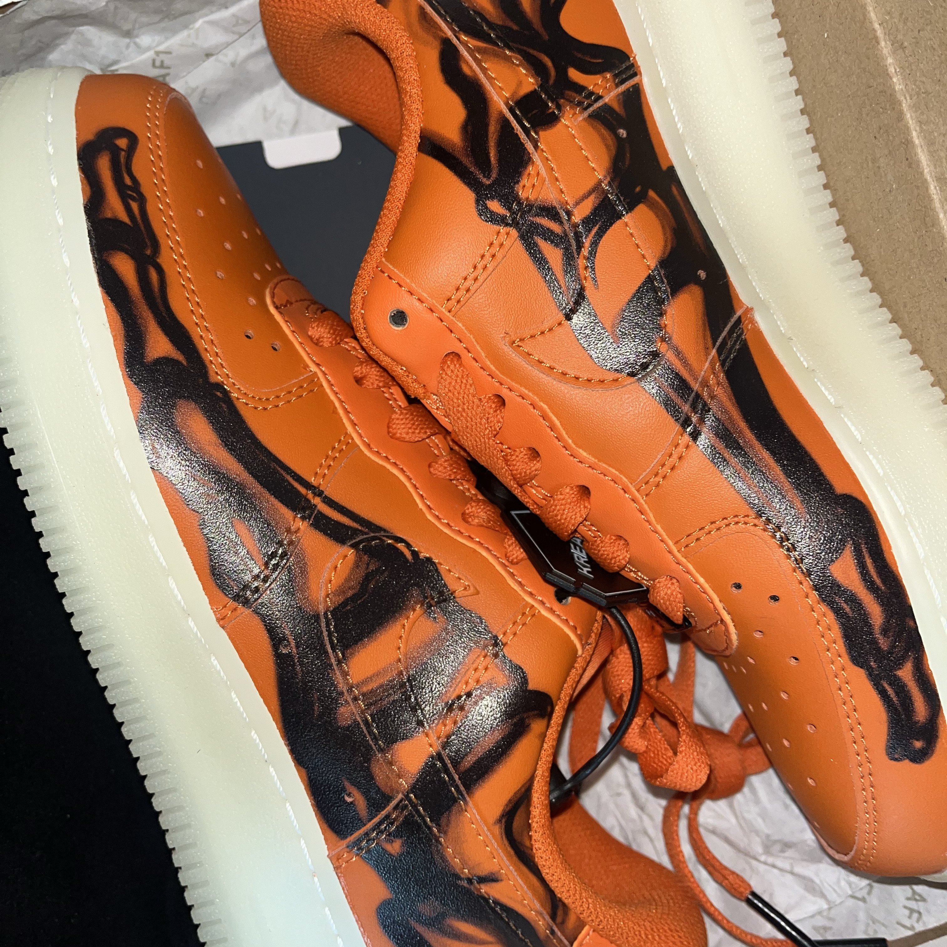 Nike Air Force 1 Low '07 Orange Skeleton 착용 스타일 - 3