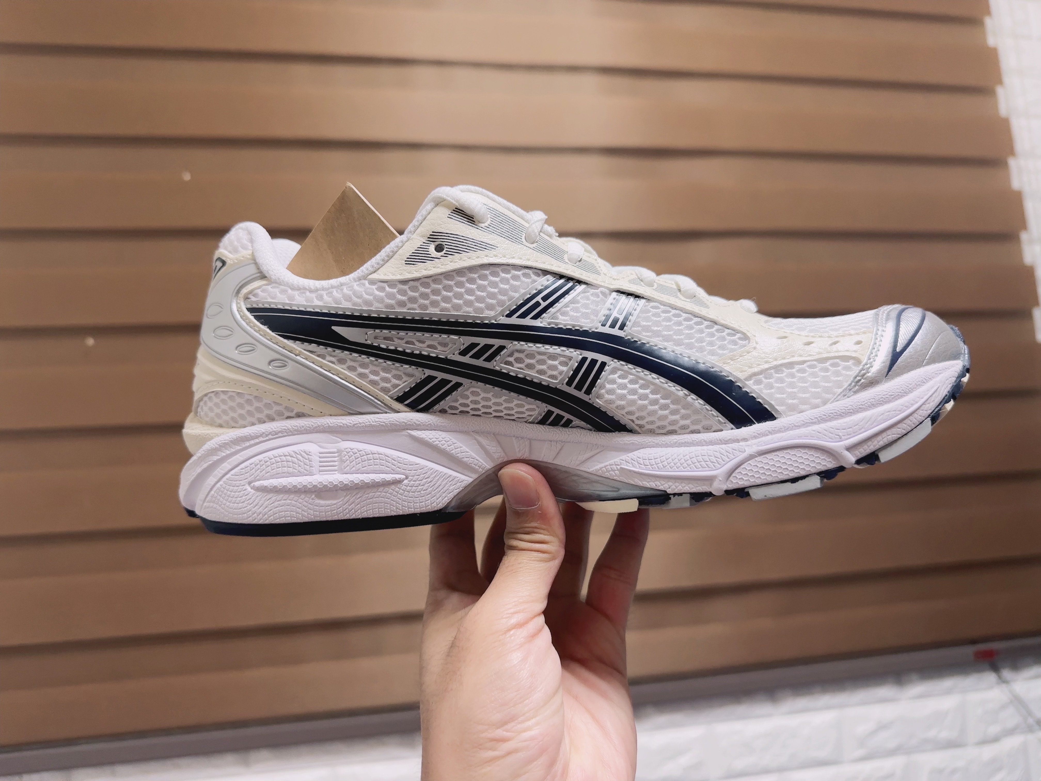 (W) Asics Gel-Kayano 14 White Midnight 착용 스타일 - 3