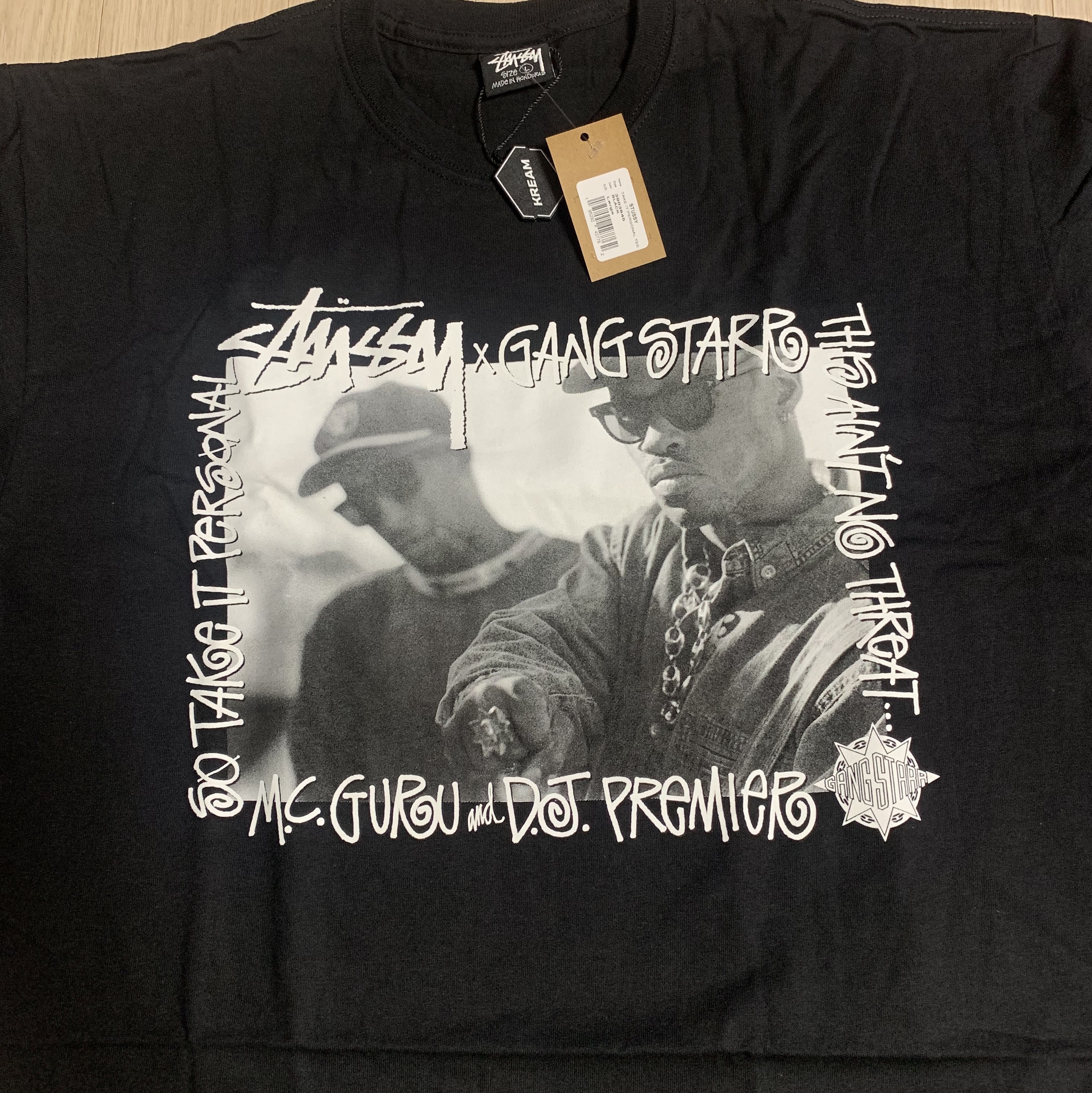 Stussy x Gang Starr Take It Personal T-Shirt Black 착용 스타일 - 2