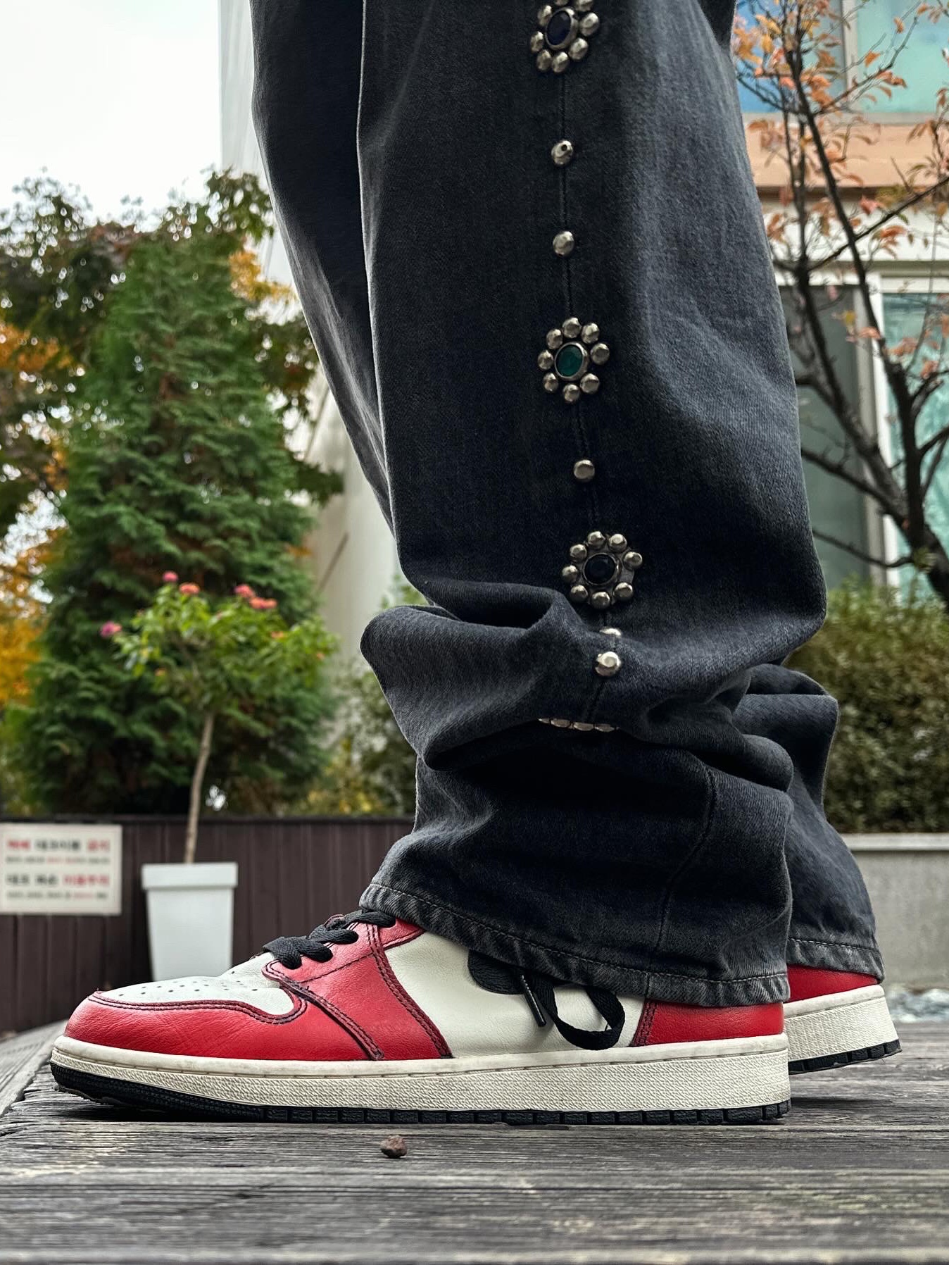 Saint Mxxxxxx Cerberus Crew Neck Sweatshirt Green - 23AW, Kapital 14 oz. Denim 5P Monkey Cisco Gemstone Pants Black 착용 스타일 - 3