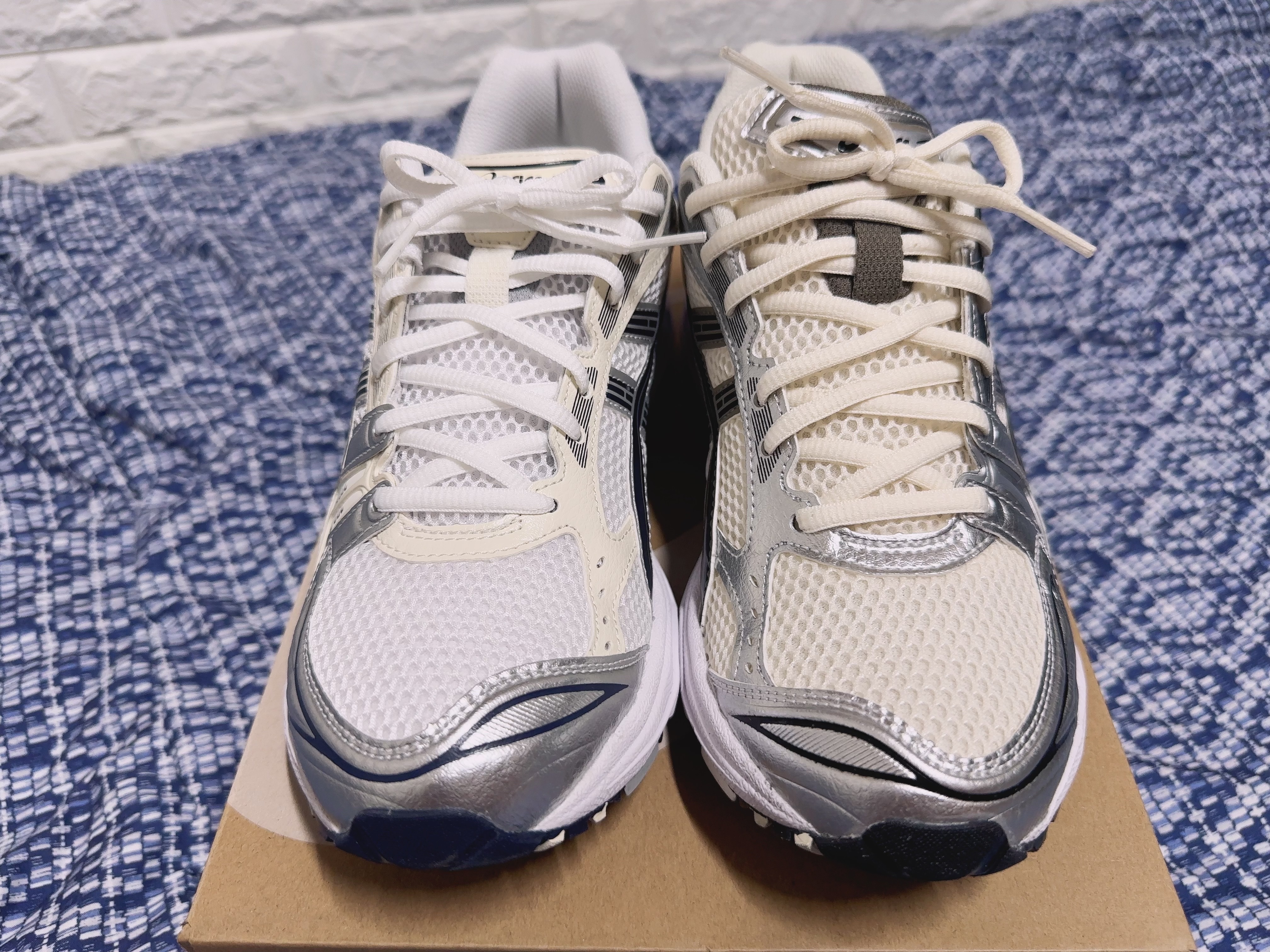 Asics Gel-Kayano 14 Cream Black, (W) Asics Gel-Kayano 14 White Midnight 착용 스타일 - 5