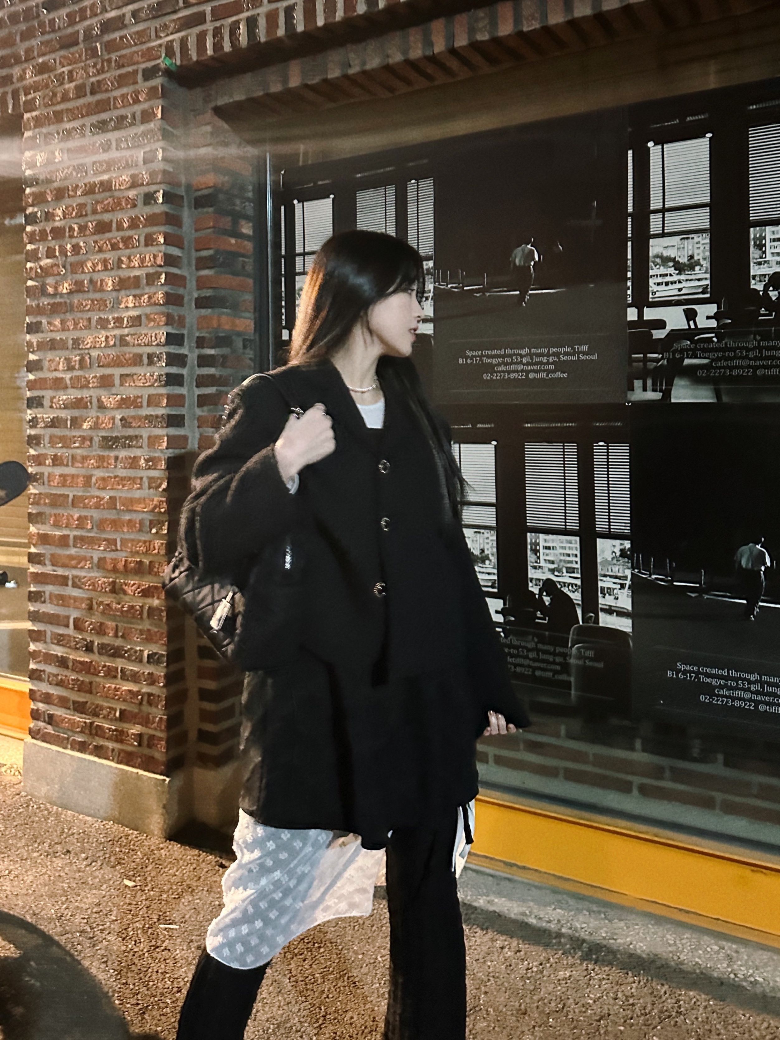 Prada Nylon Quilted Chain Mini Shoulder Bag Black 착용 스타일 - 6