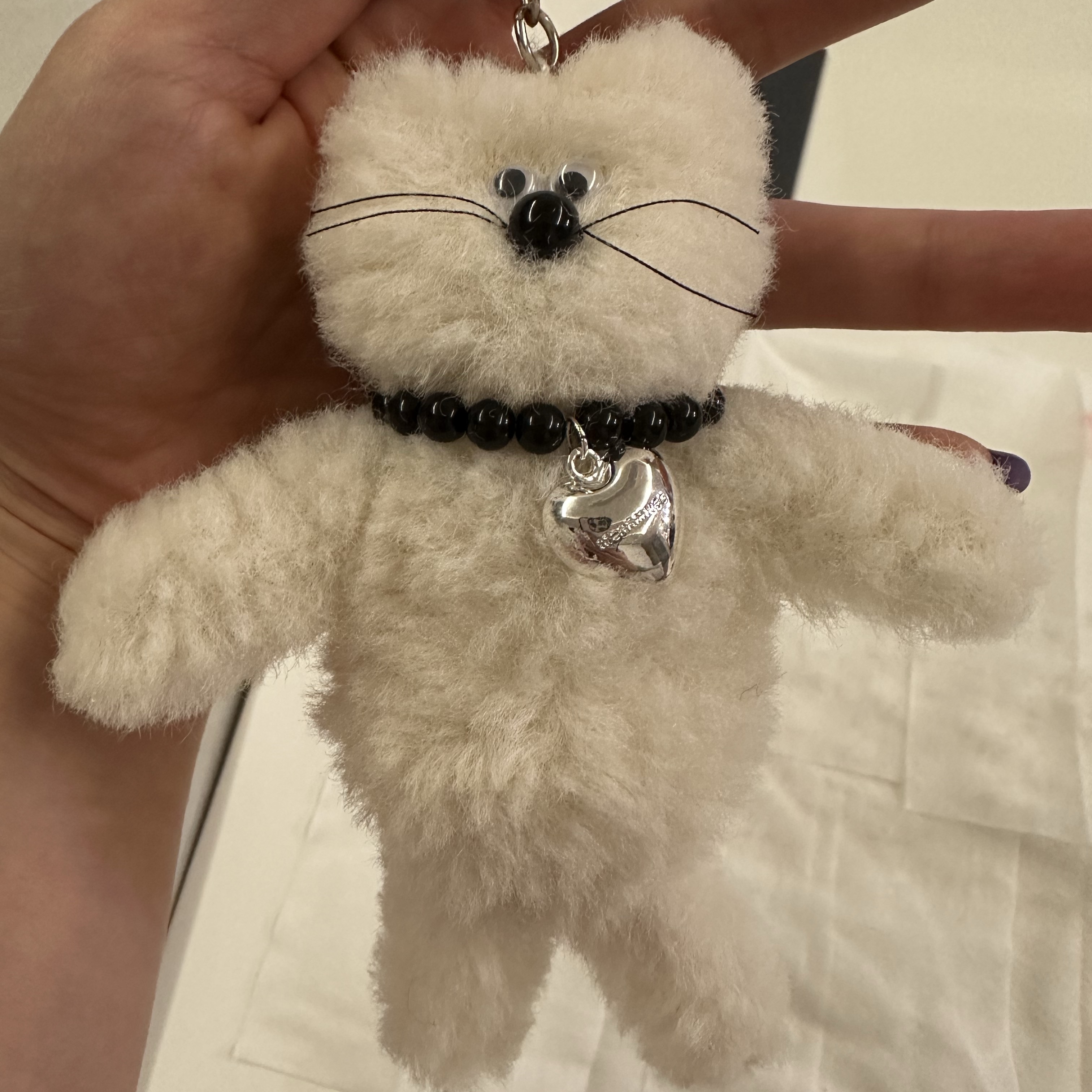 Monamhee Creami Keyring Cream - KREAM Exclusive 착용 스타일