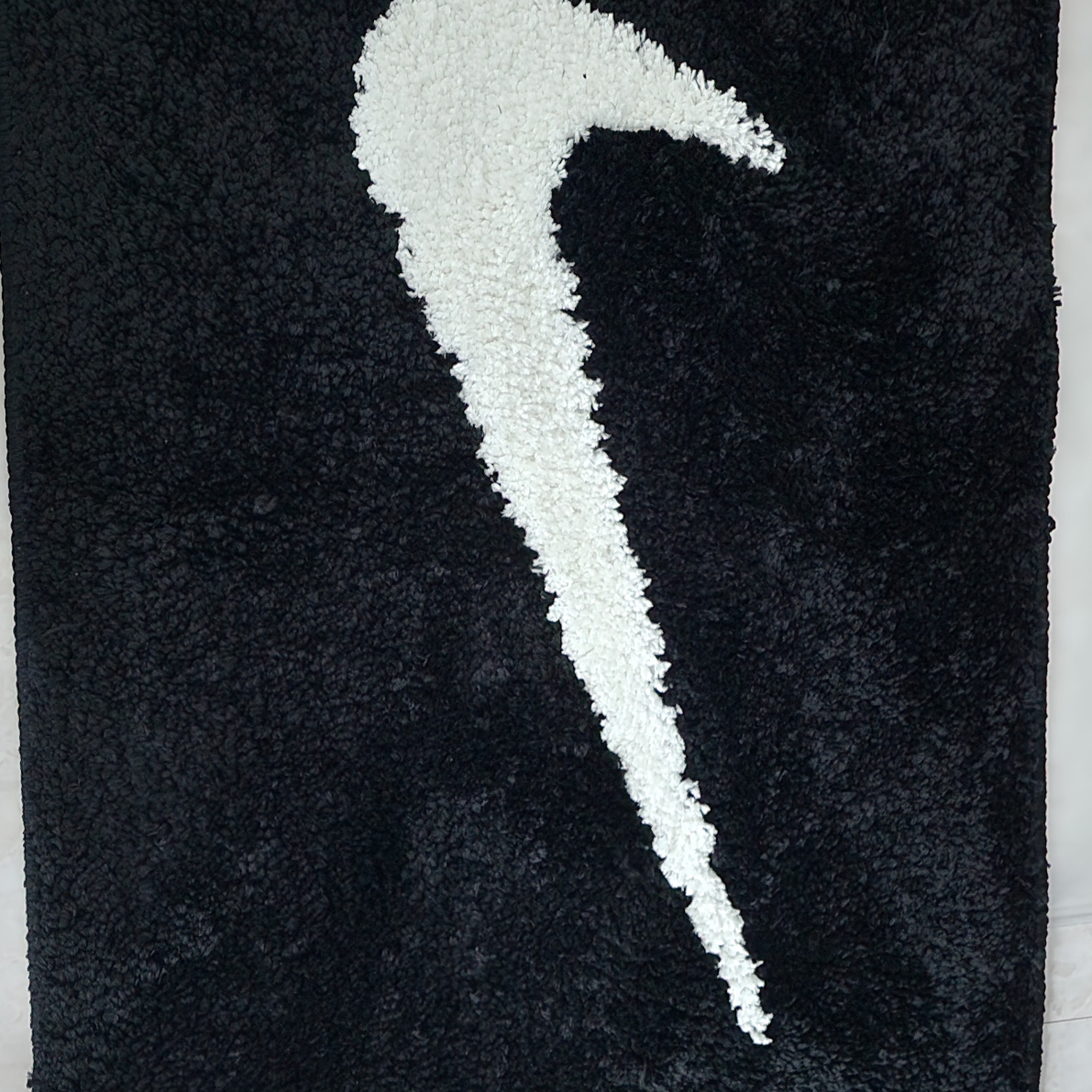 Nike Swoosh Rug Black White 착용 스타일