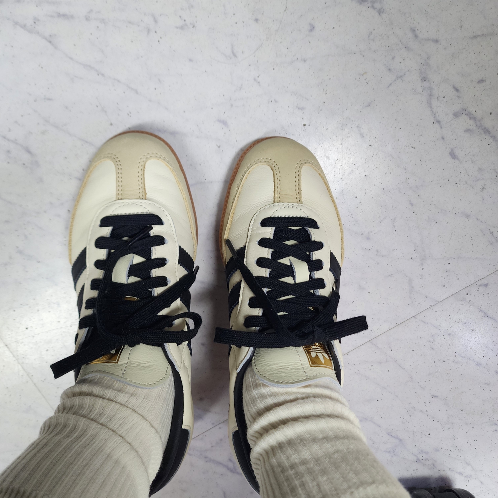 (W) Adidas Samba OG Cream White Core Black 착용 스타일