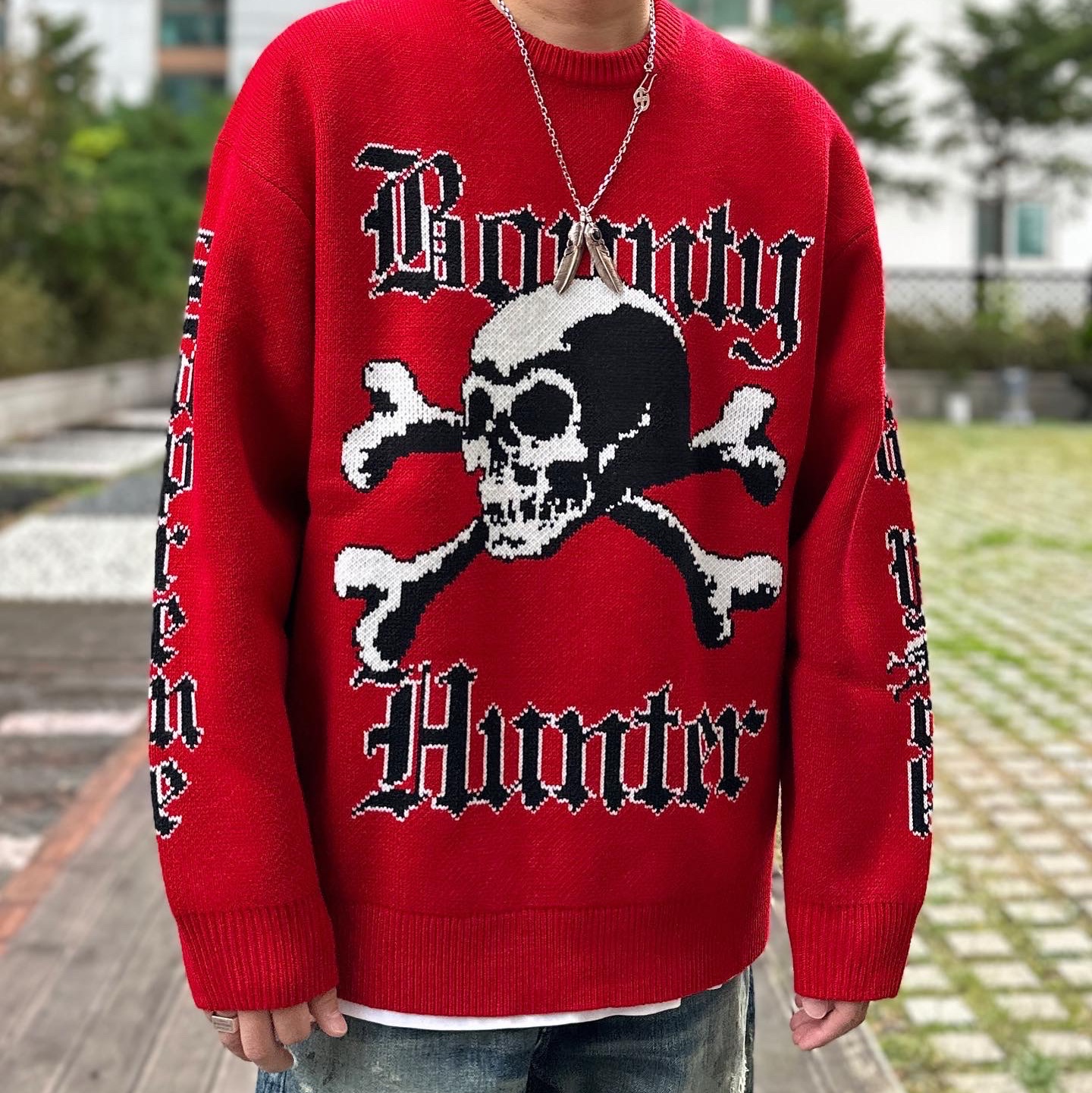 Supreme x Bounty Hunter Sweater Red - 23FW, Jordan 1 Retro High Not for Resale Varsity Red 착용 스타일 - 2