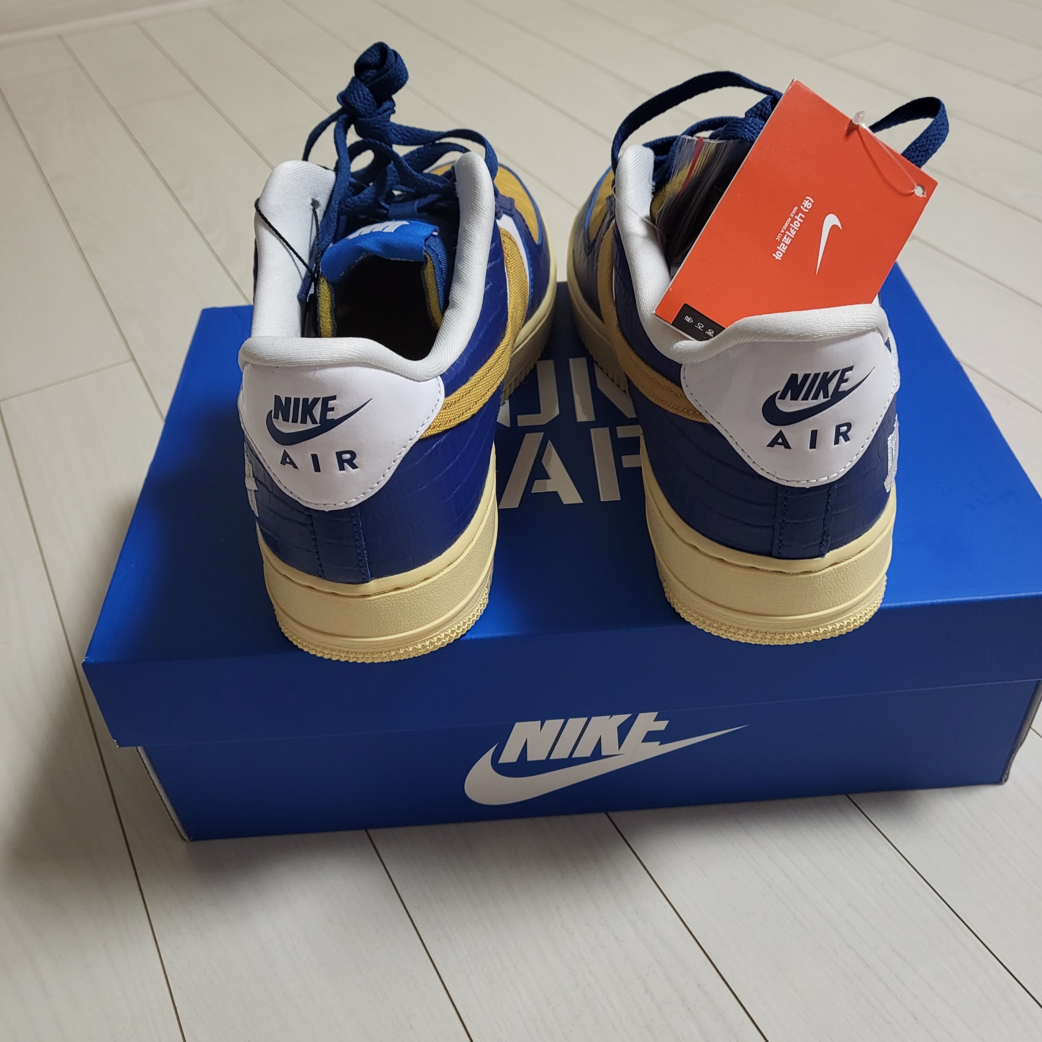 Nike x Undefeated Air Force 1 Low SP 5 On It Court Blue 착용 스타일 - 4