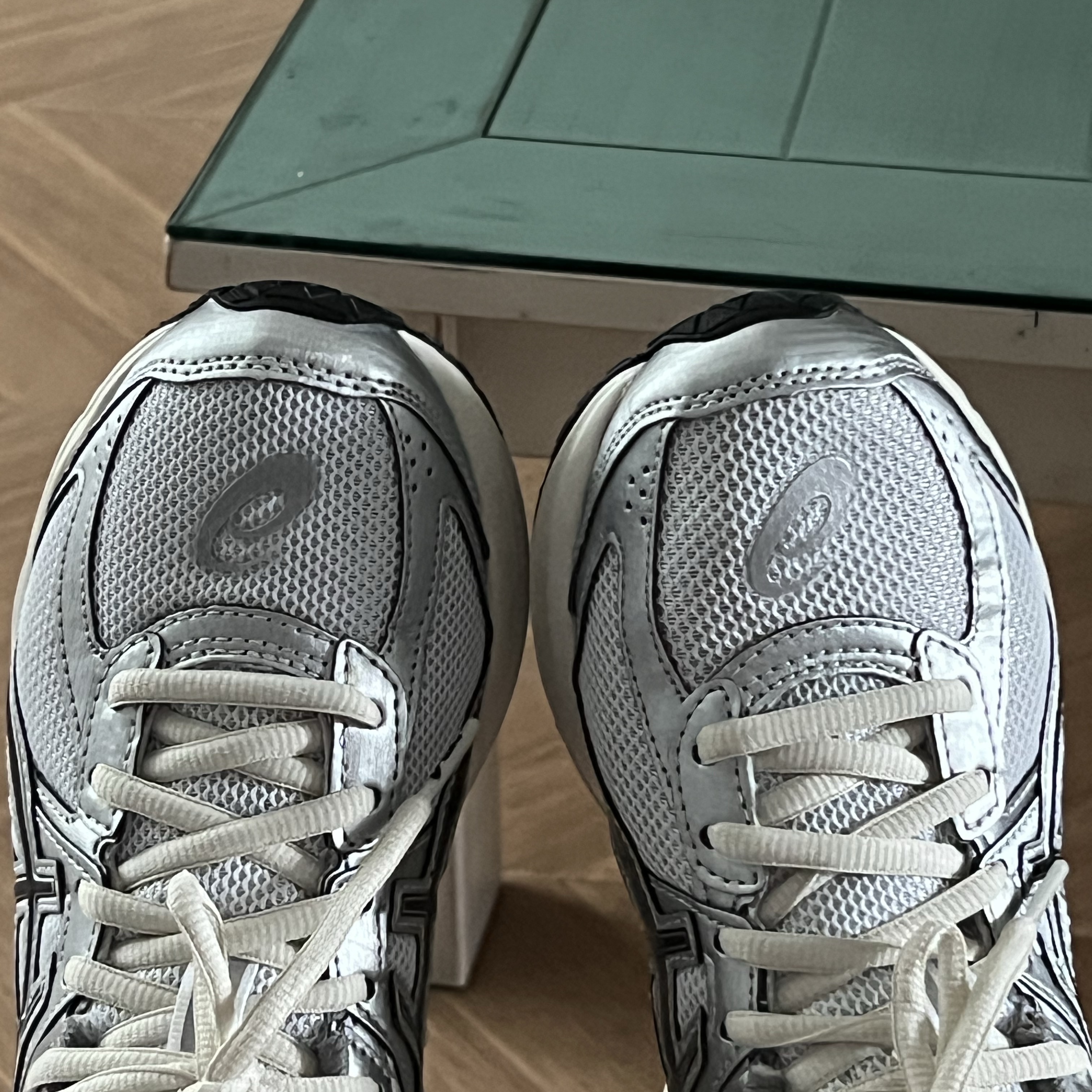 Asics Jog 100 S White Black - 2E Wide 착용 스타일
