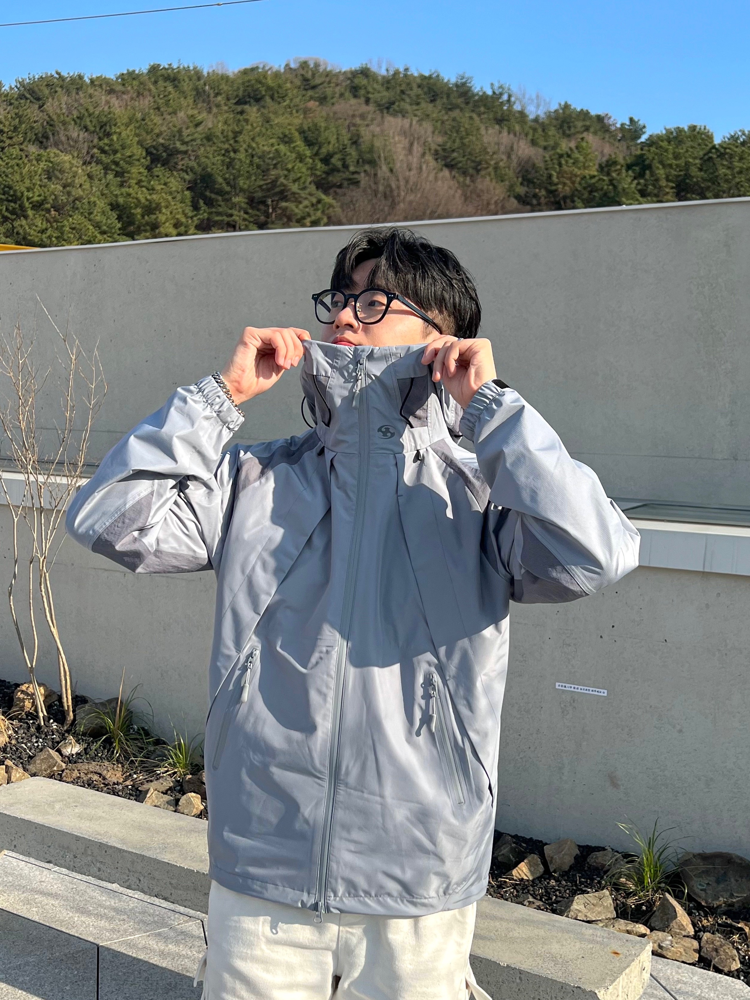Sansan Gear Wind Shielded Jacket Ice Grey - 24SS 착용 스타일 - 2