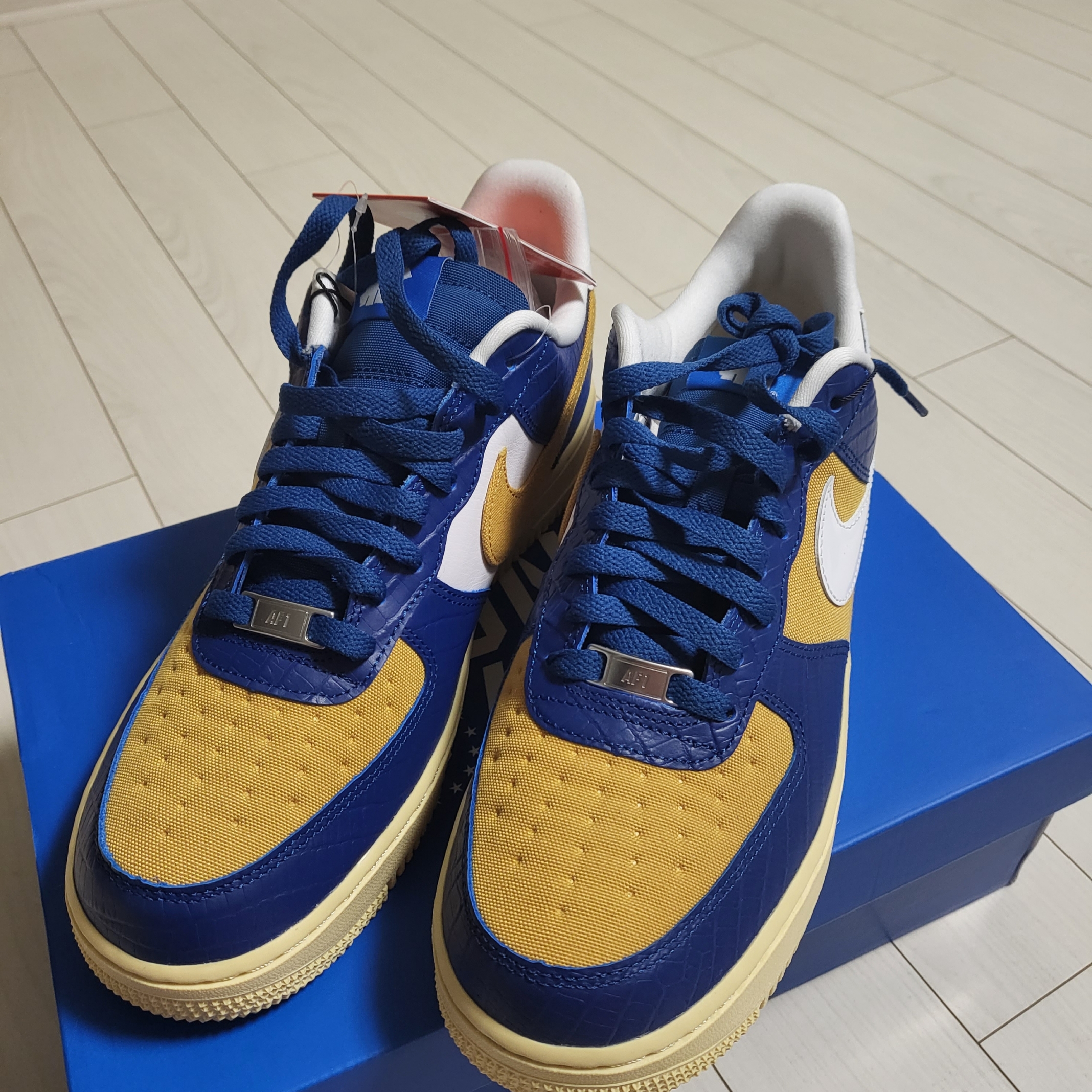 Nike x Undefeated Air Force 1 Low SP 5 On It Court Blue 착용 스타일 - 1