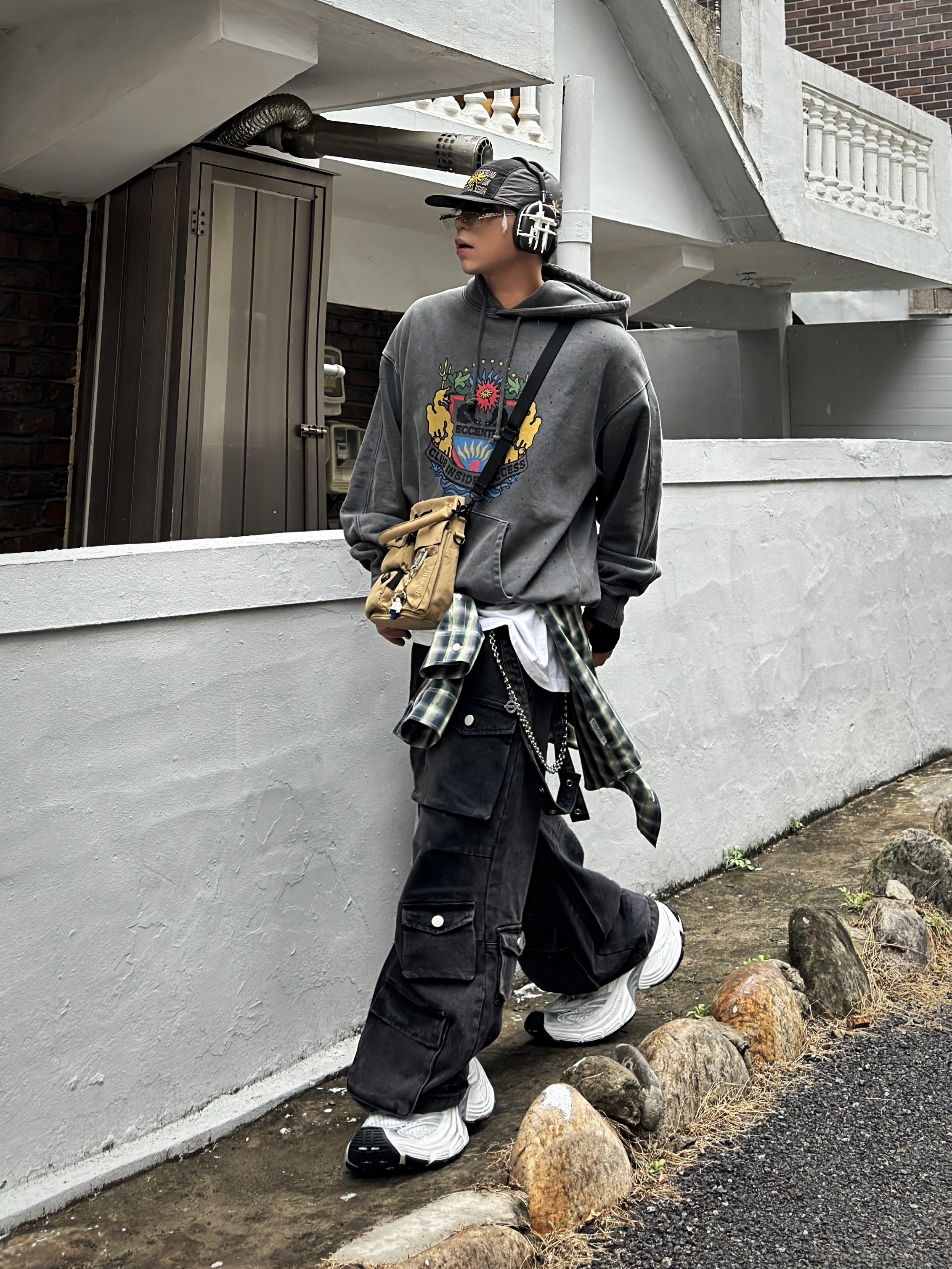 Balenciaga 10XL Sneakers White Black Grey, Test Artifact Era Origin Max 002x White 착용 스타일 - 1