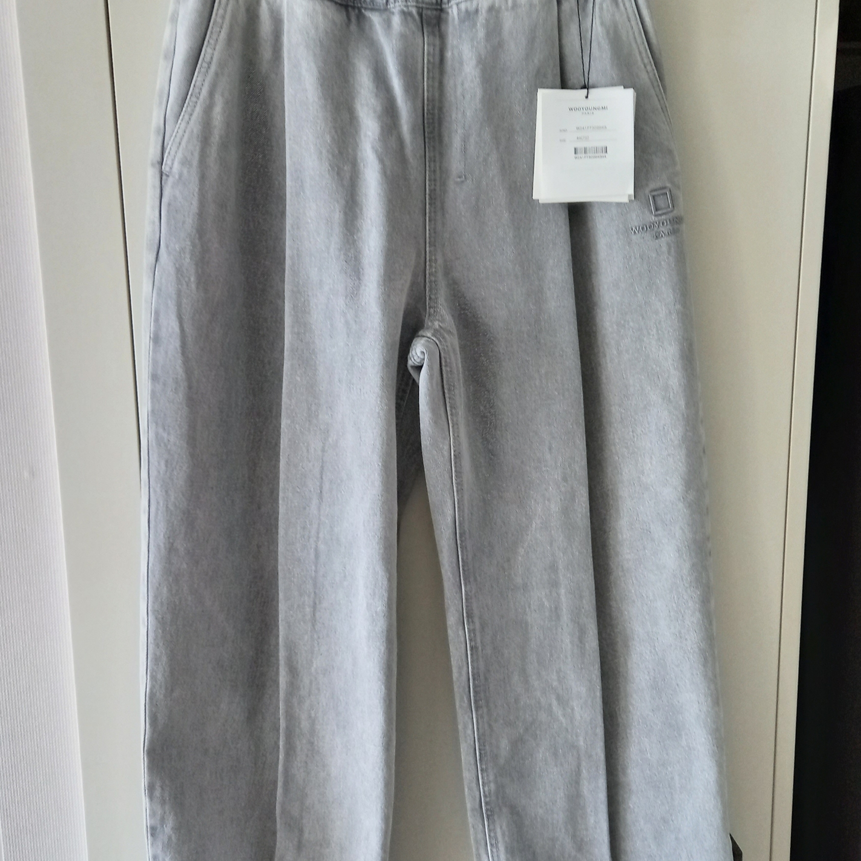 Wooyoungmi One Tuck Banding Denim Pants Gray - 24SS 착용 스타일 - 1